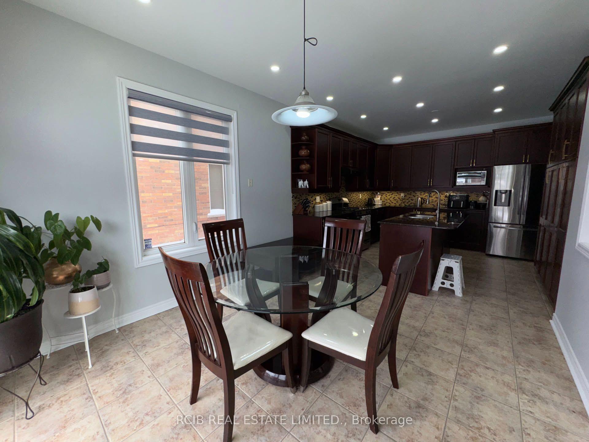 Photo 9 of 10 Whitepoppy Drive, Brampton, Northwest Sandalwood Parkway — HOMEH