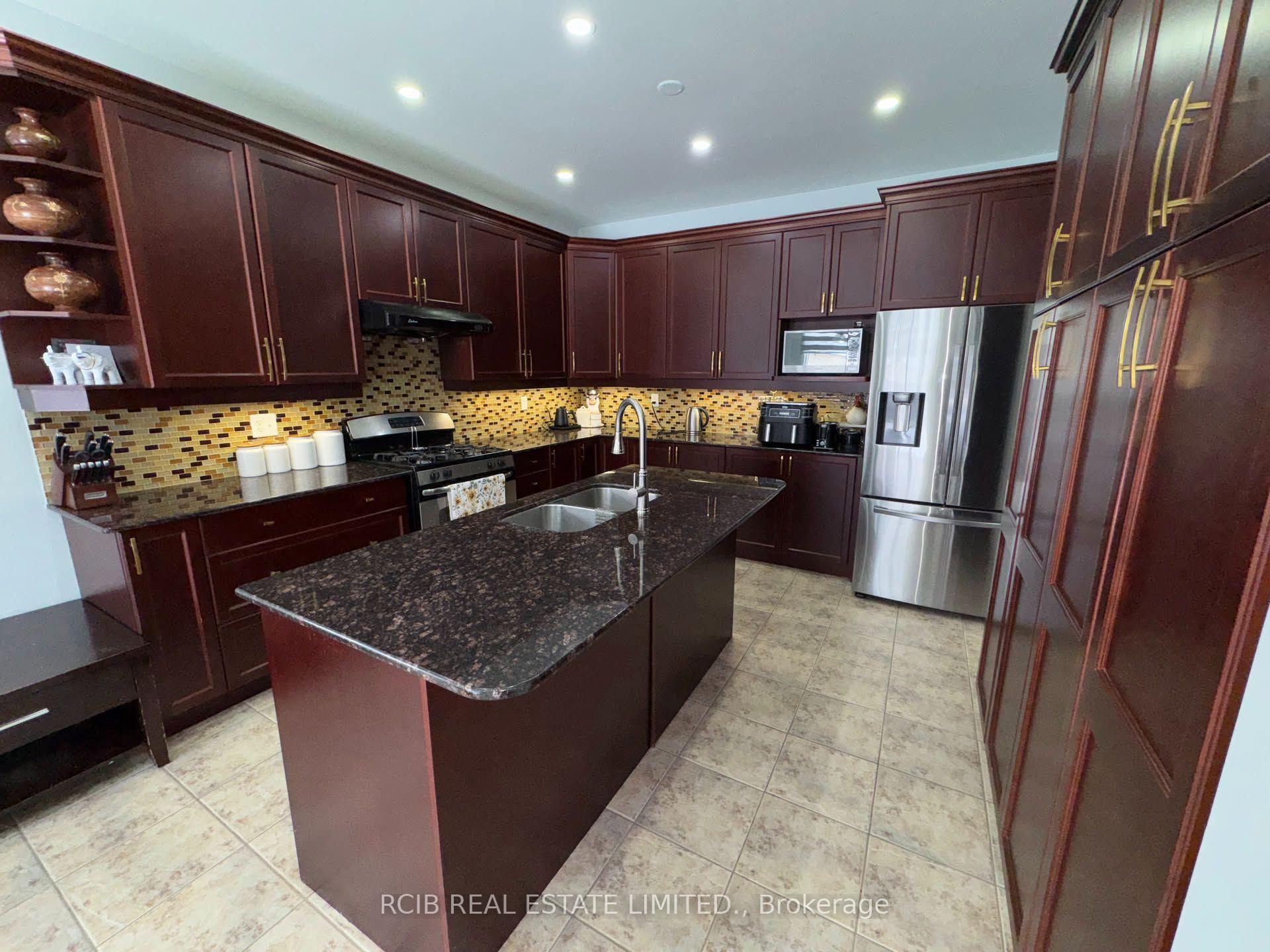 Photo 10 of 10 Whitepoppy Drive, Brampton, Northwest Sandalwood Parkway — HOMEH