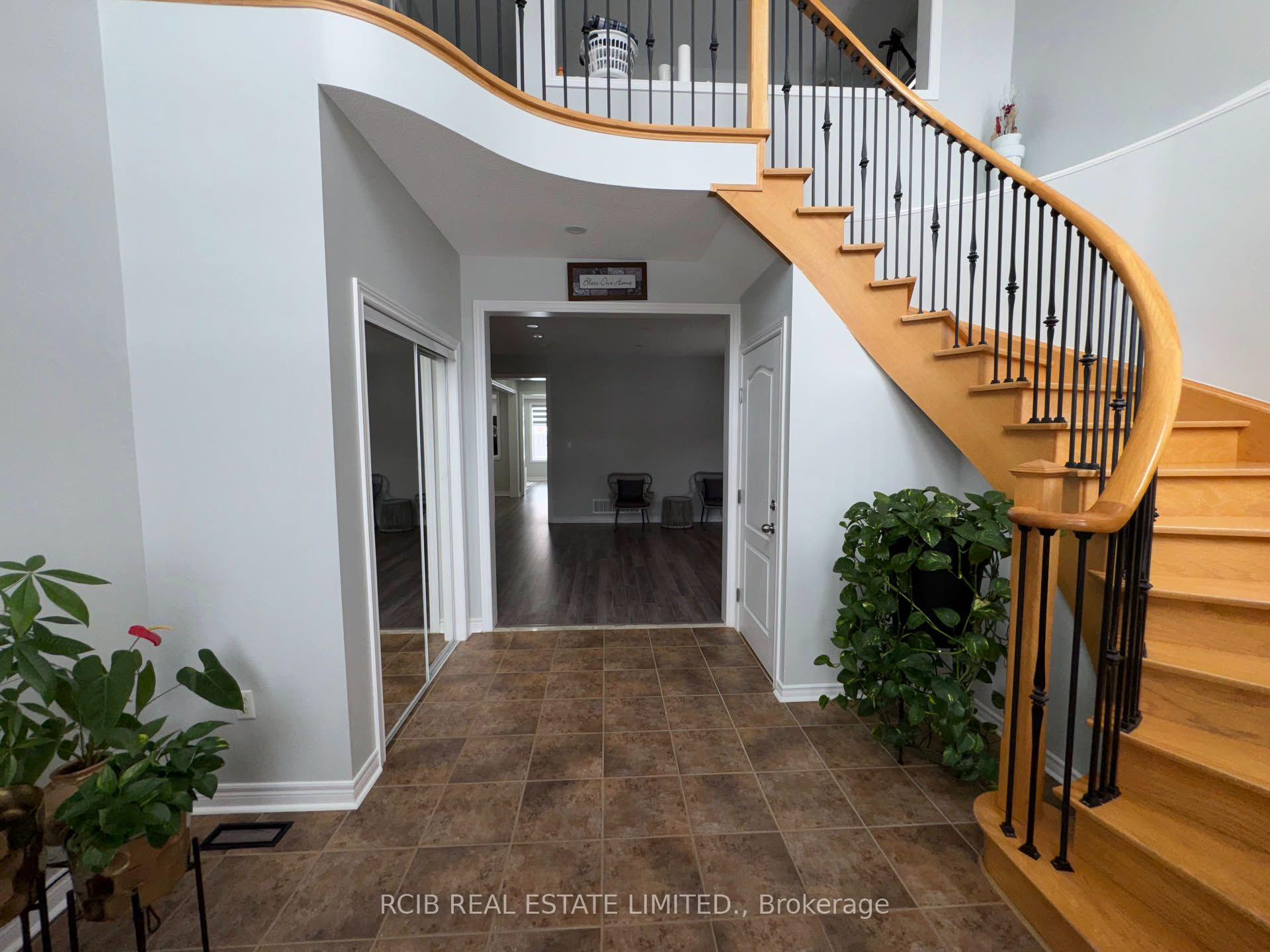 Photo 16 of 10 Whitepoppy Drive, Brampton, Northwest Sandalwood Parkway — HOMEH