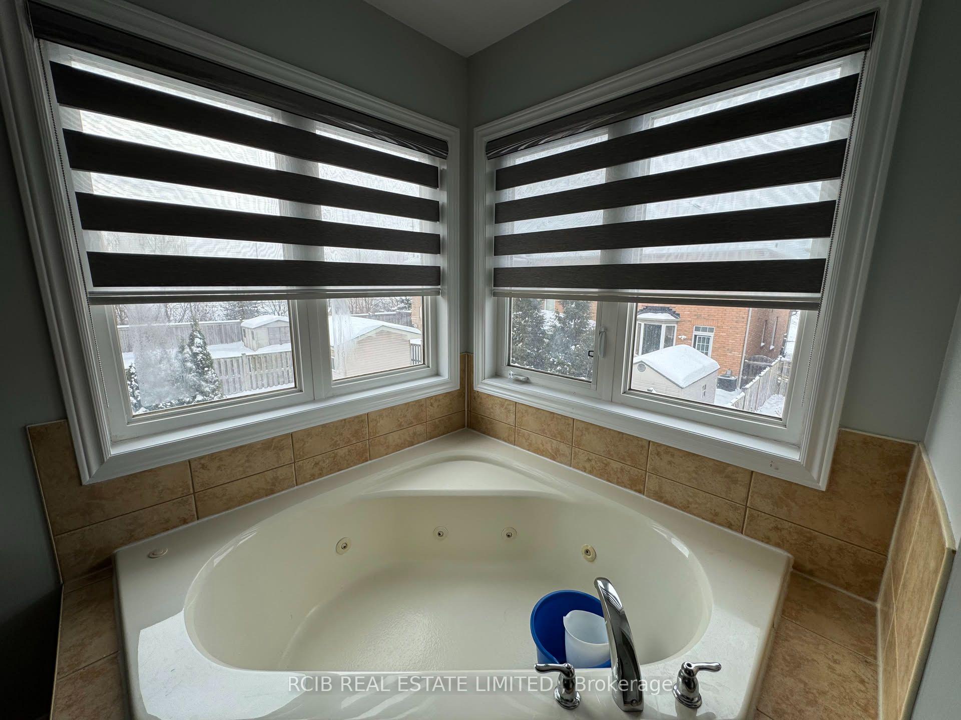 Photo 29 of 10 Whitepoppy Drive, Brampton, Northwest Sandalwood Parkway — HOMEH