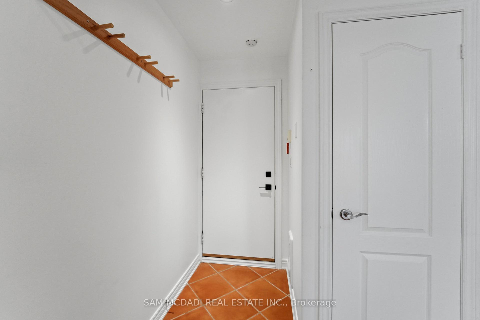 Photo 4 of Unit Apt 2, 180 Bellwoods Avenue, Toronto, Trinity-Bellwoods — HOMEH