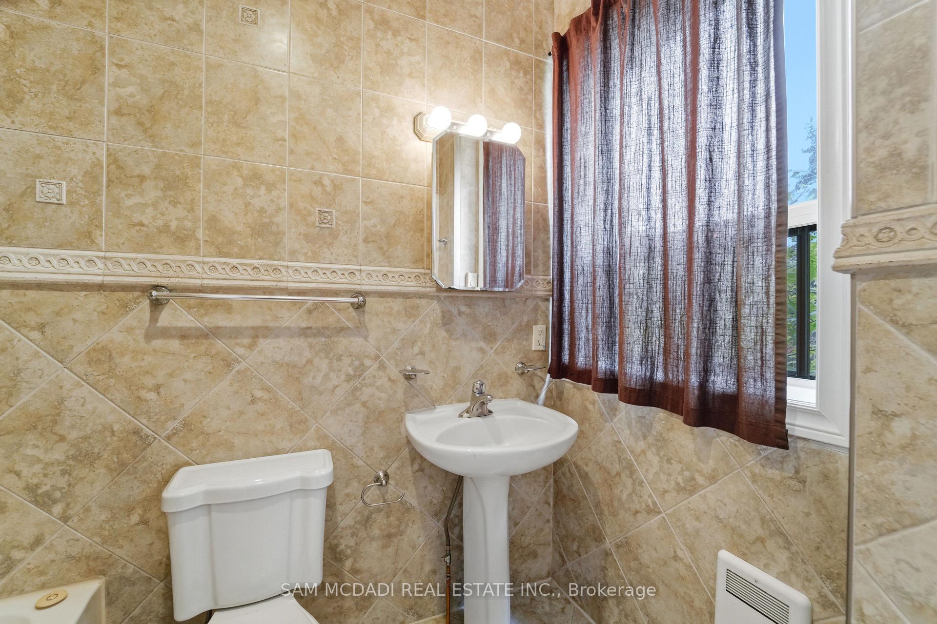 Photo 14 of Unit Apt 2, 180 Bellwoods Avenue, Toronto, Trinity-Bellwoods — HOMEH