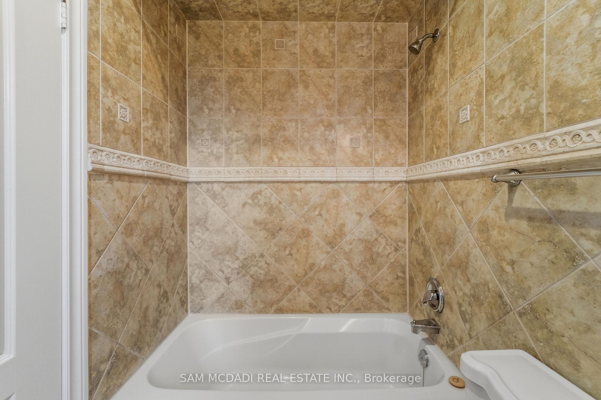 Photo 15 of Unit Apt 2, 180 Bellwoods Avenue, Toronto, Trinity-Bellwoods — HOMEH