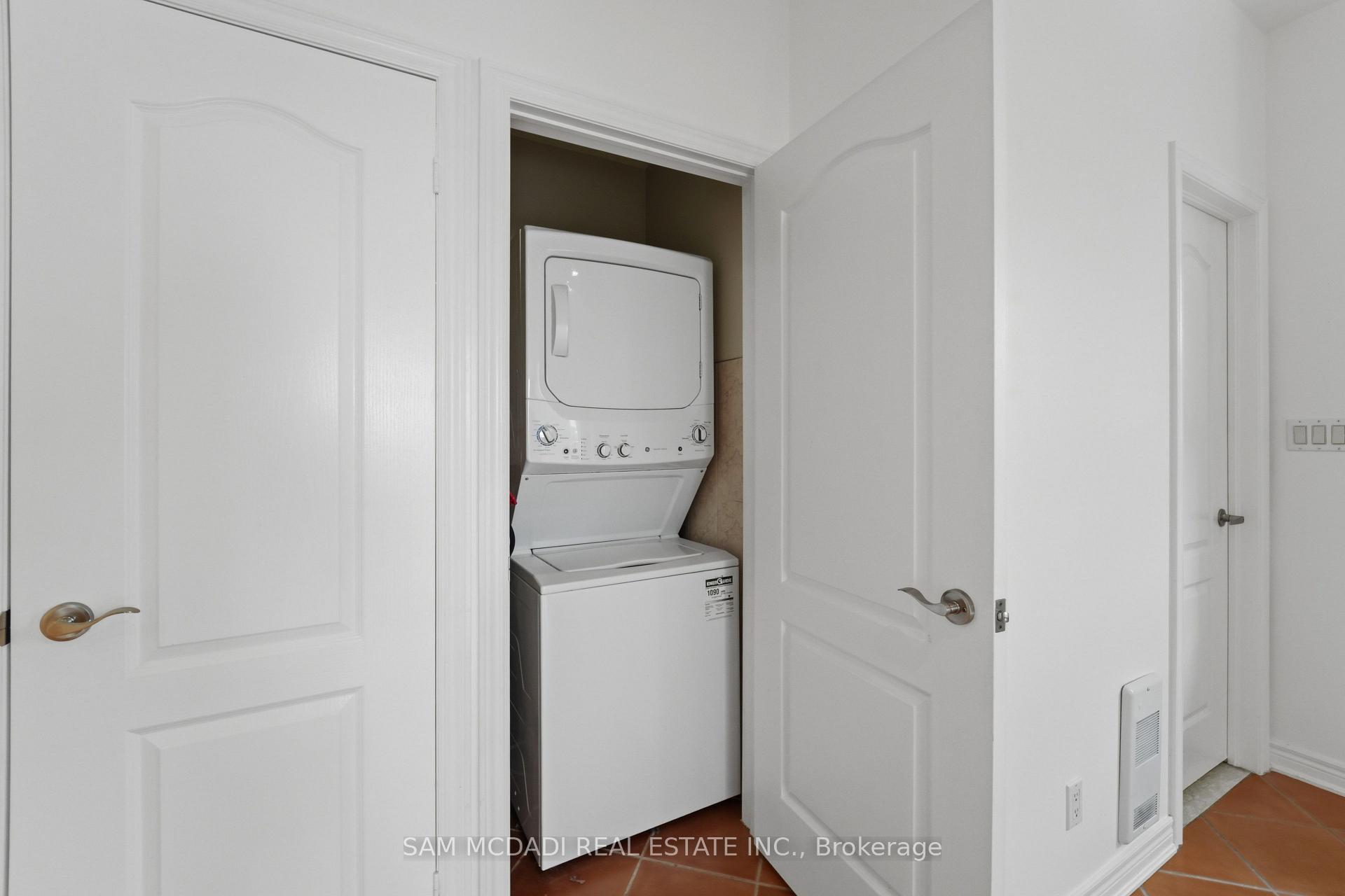 Photo 16 of Unit Apt 2, 180 Bellwoods Avenue, Toronto, Trinity-Bellwoods — HOMEH
