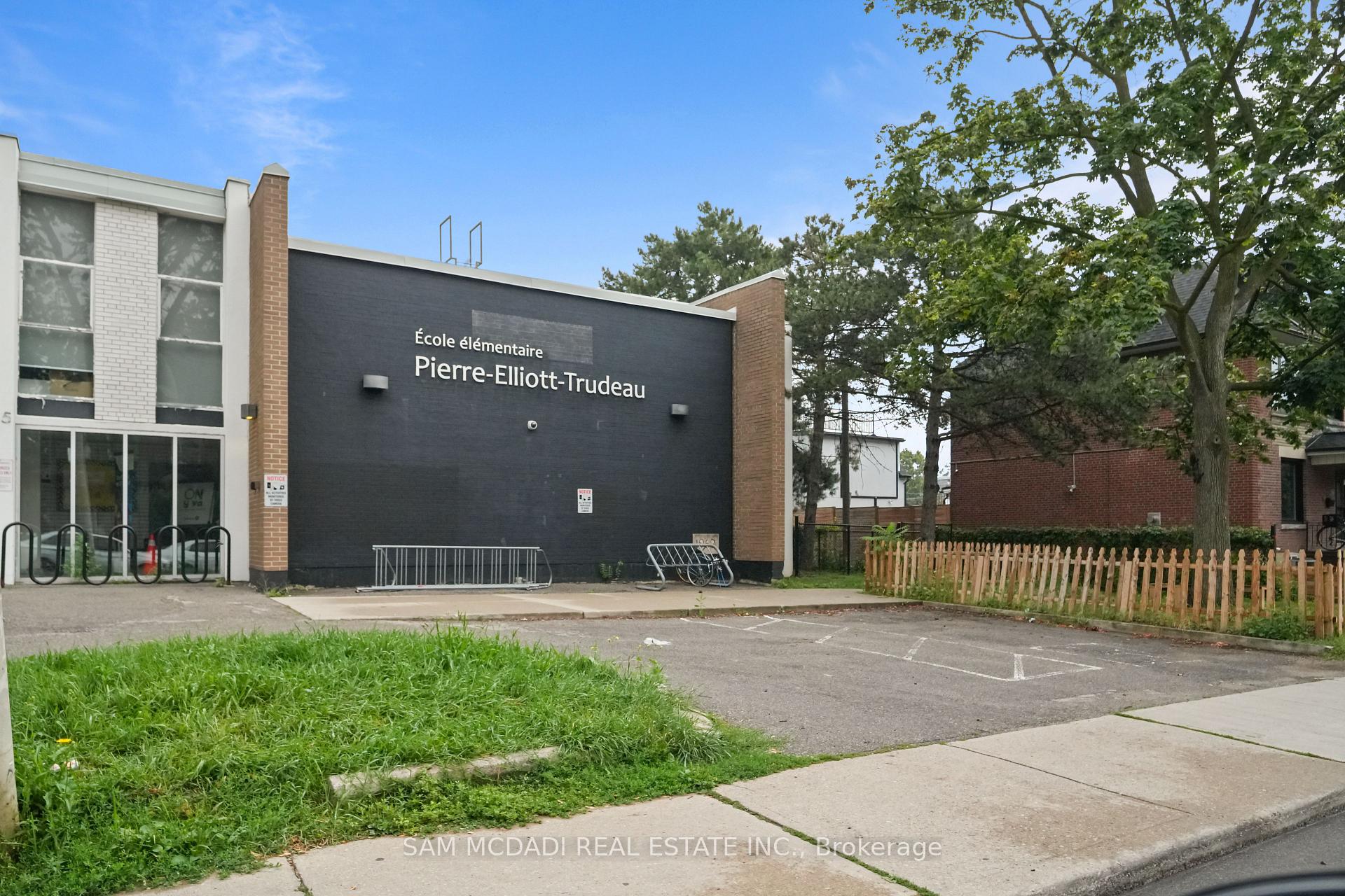 Photo 22 of Unit Apt 2, 180 Bellwoods Avenue, Toronto, Trinity-Bellwoods — HOMEH