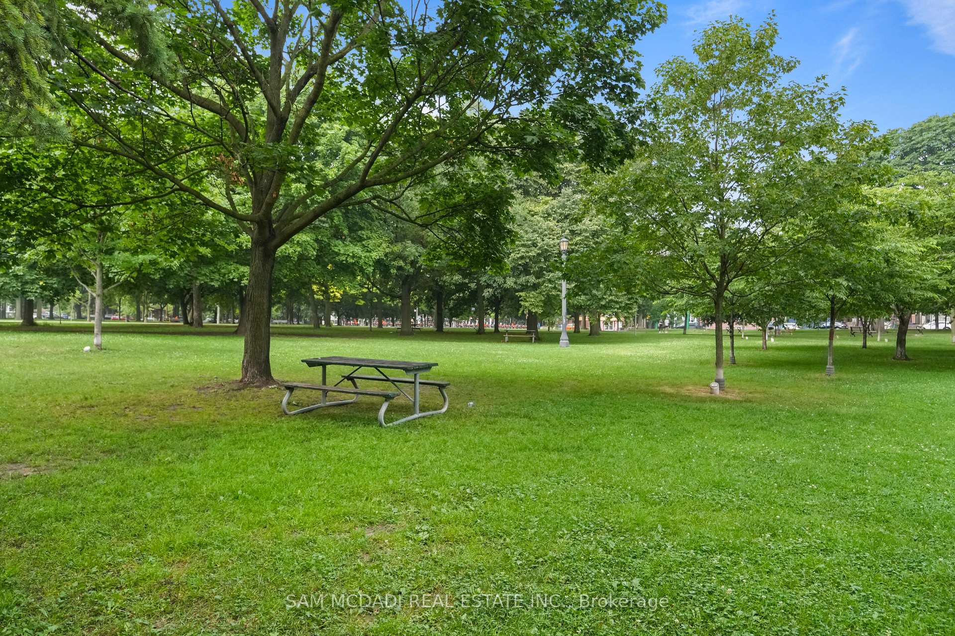 Photo 26 of Unit Apt 2, 180 Bellwoods Avenue, Toronto, Trinity-Bellwoods — HOMEH