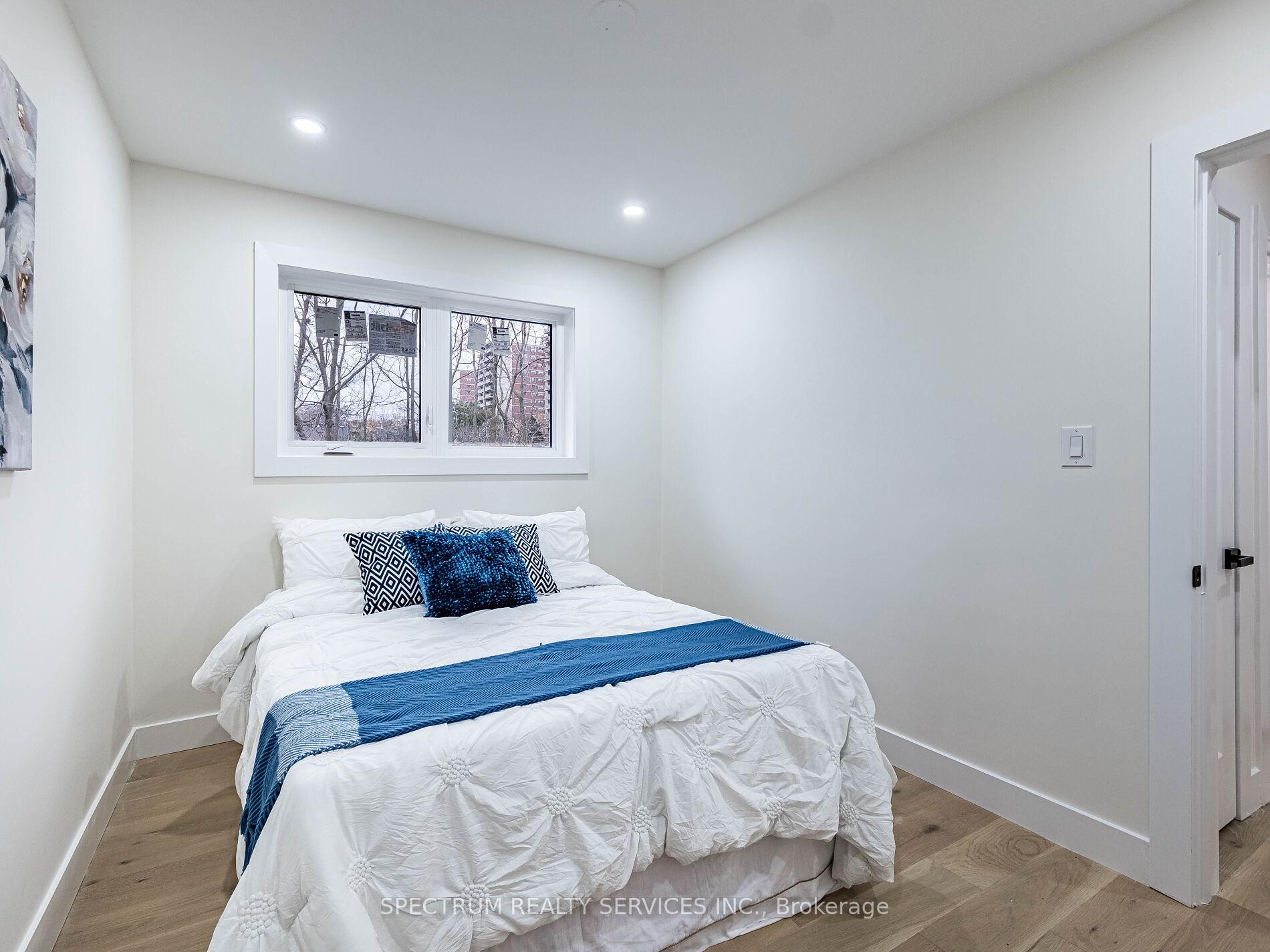 Photo 26 of 914 Francis Road, Burlington, LaSalle — HOMEH