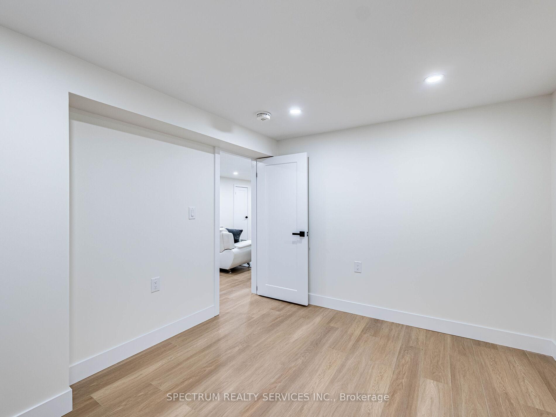 Photo 42 of 914 Francis Road, Burlington, LaSalle — HOMEH