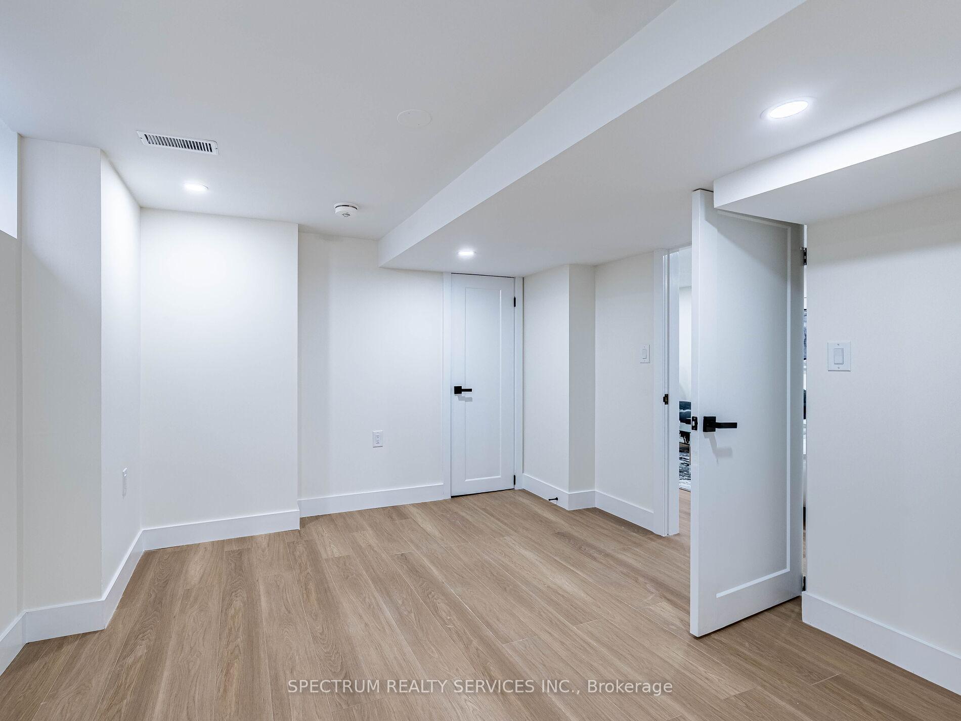 Photo 44 of 914 Francis Road, Burlington, LaSalle — HOMEH