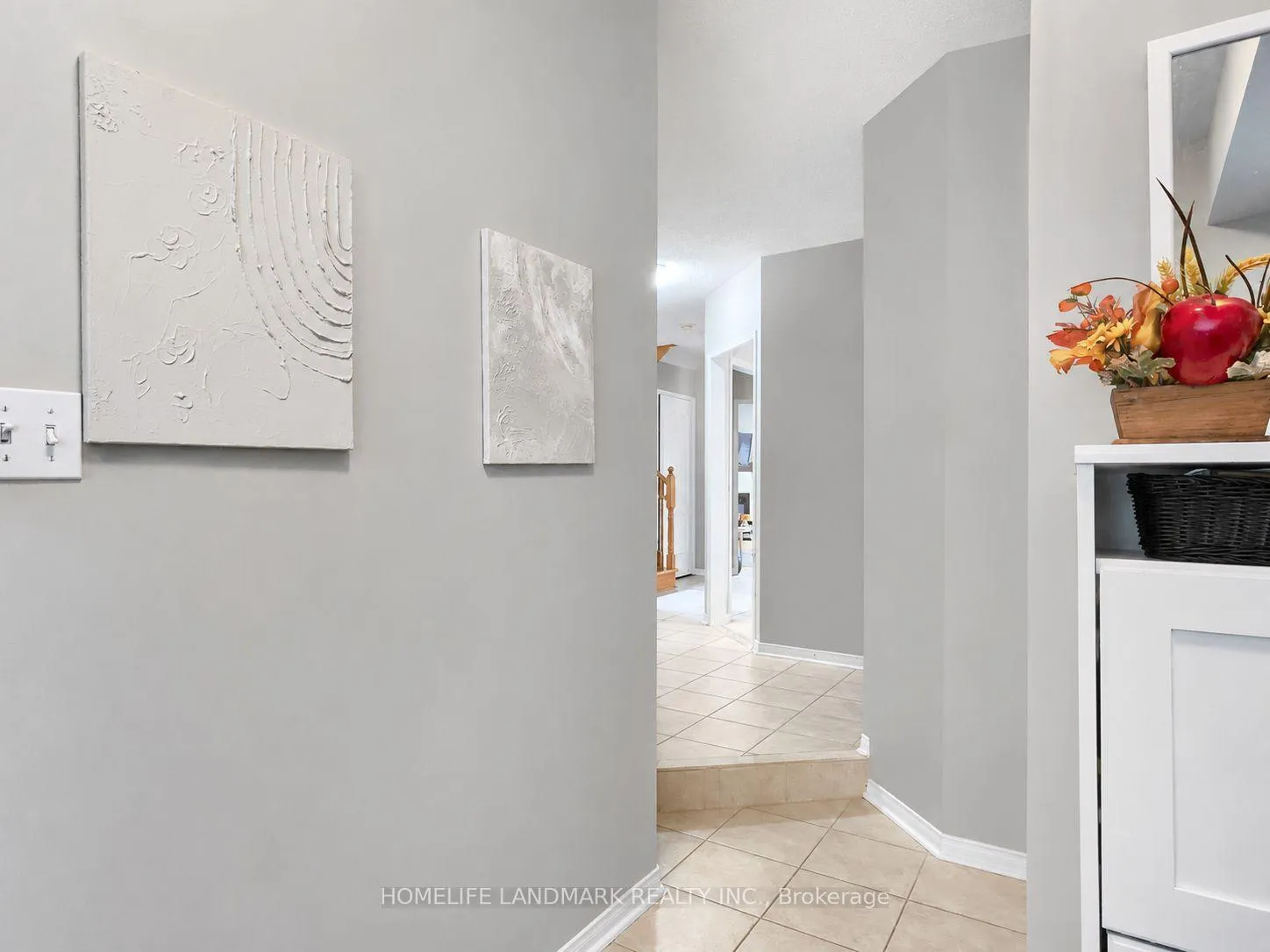 Photo 6 of 79 Jordanray Boulevard W, Newmarket, Summerhill Estates — HOMEH