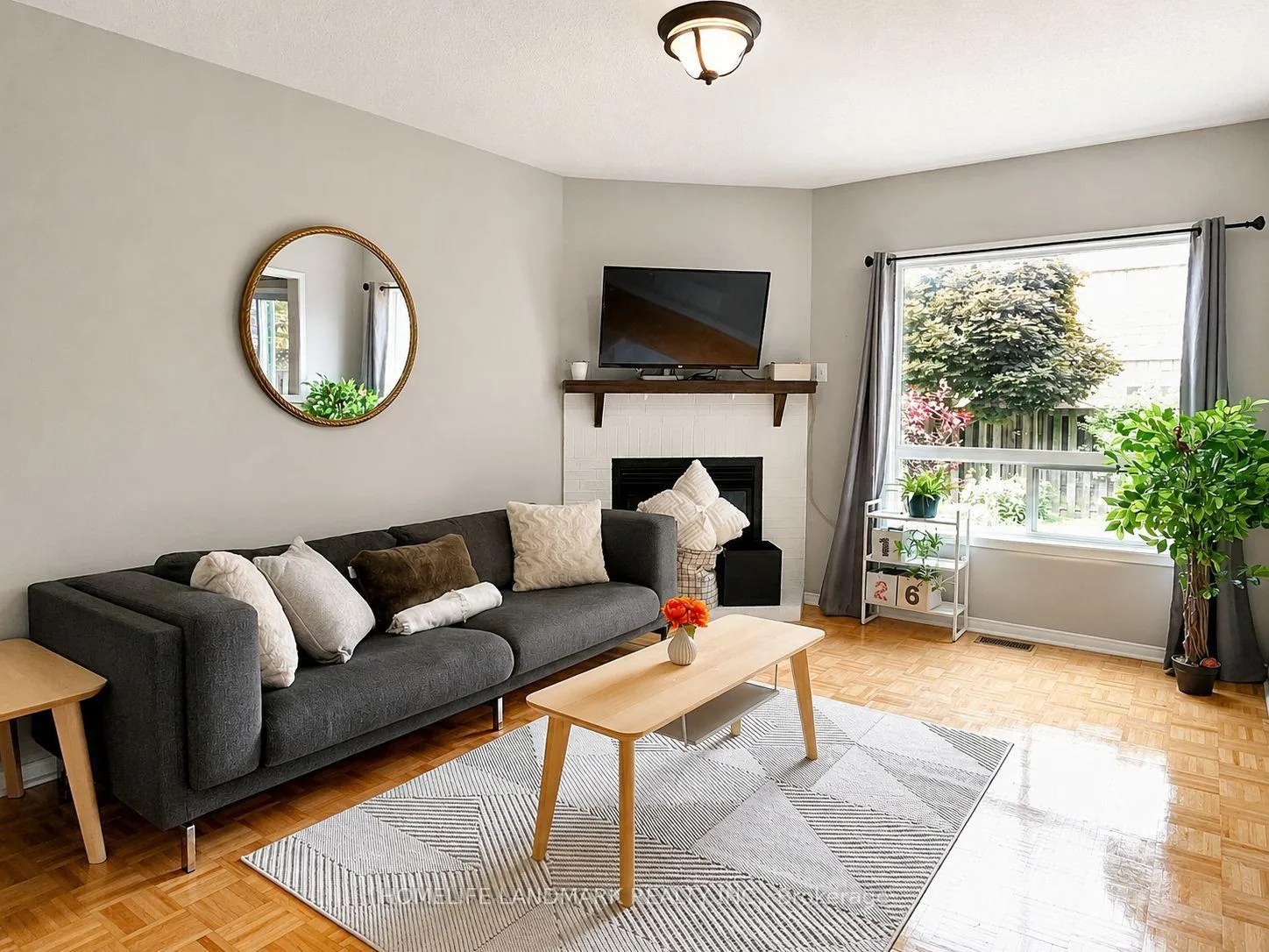 Photo 8 of 79 Jordanray Boulevard W, Newmarket, Summerhill Estates — HOMEH