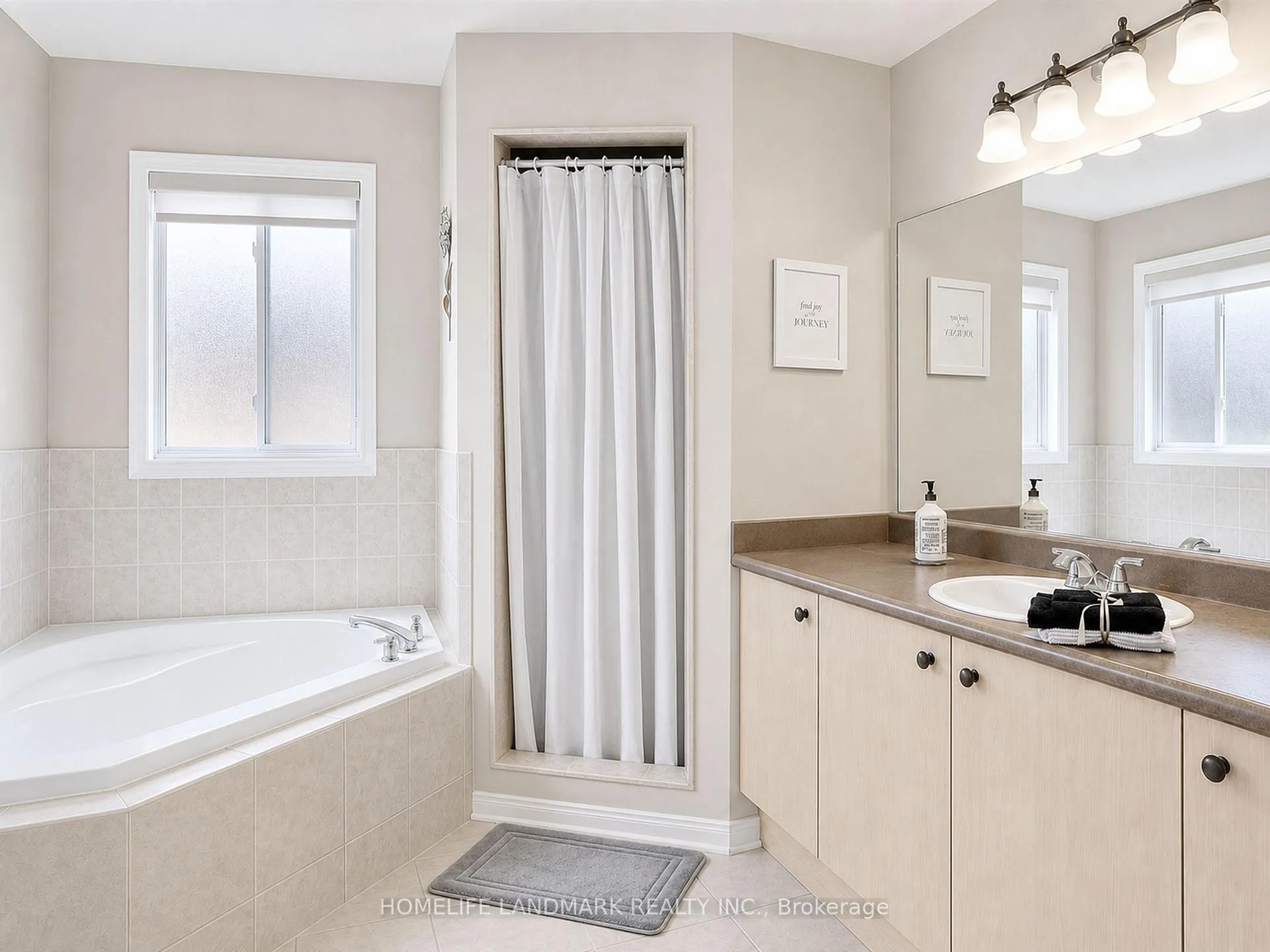 Photo 33 of 79 Jordanray Boulevard W, Newmarket, Summerhill Estates — HOMEH