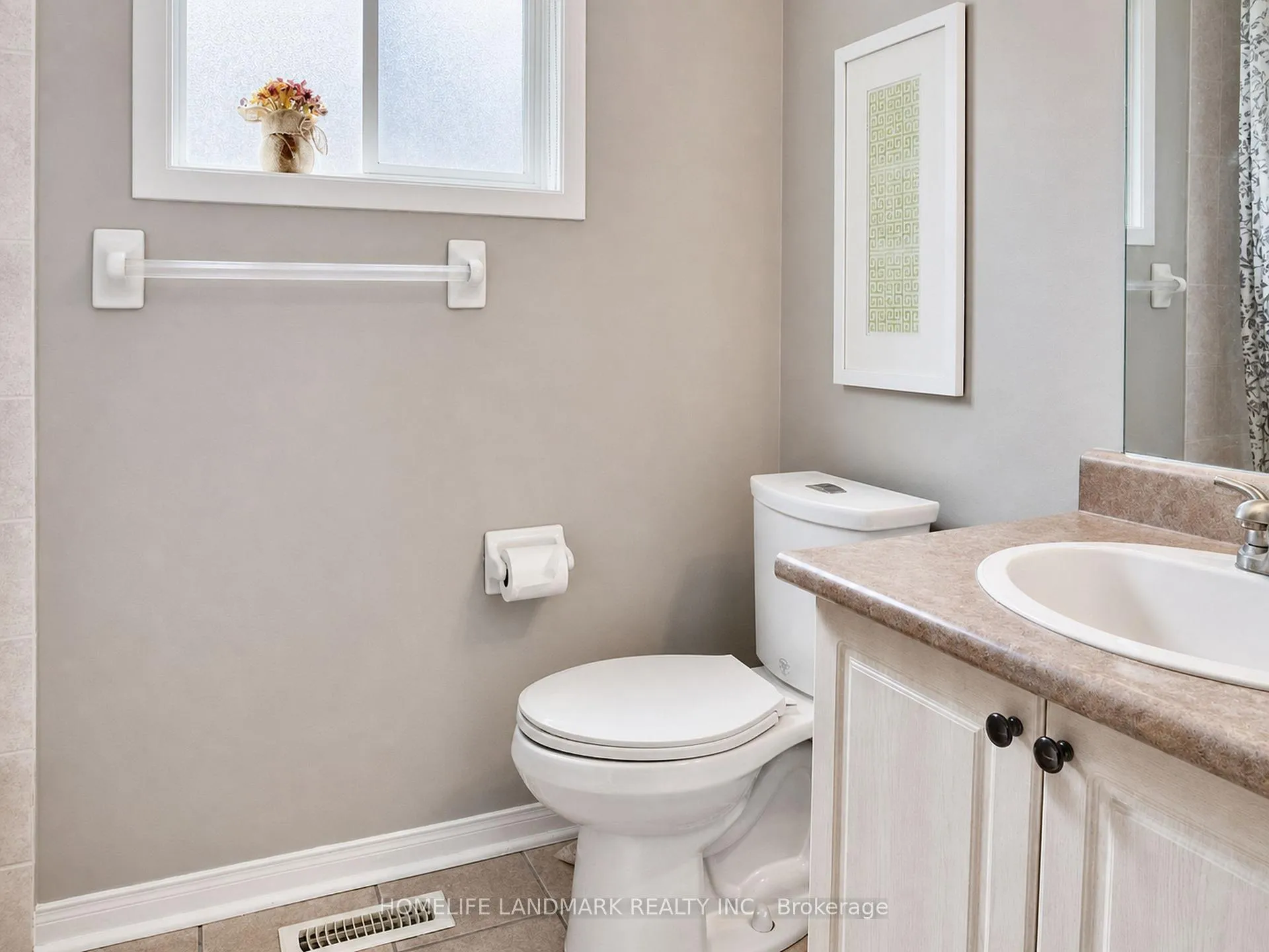 Photo 40 of 79 Jordanray Boulevard W, Newmarket, Summerhill Estates — HOMEH