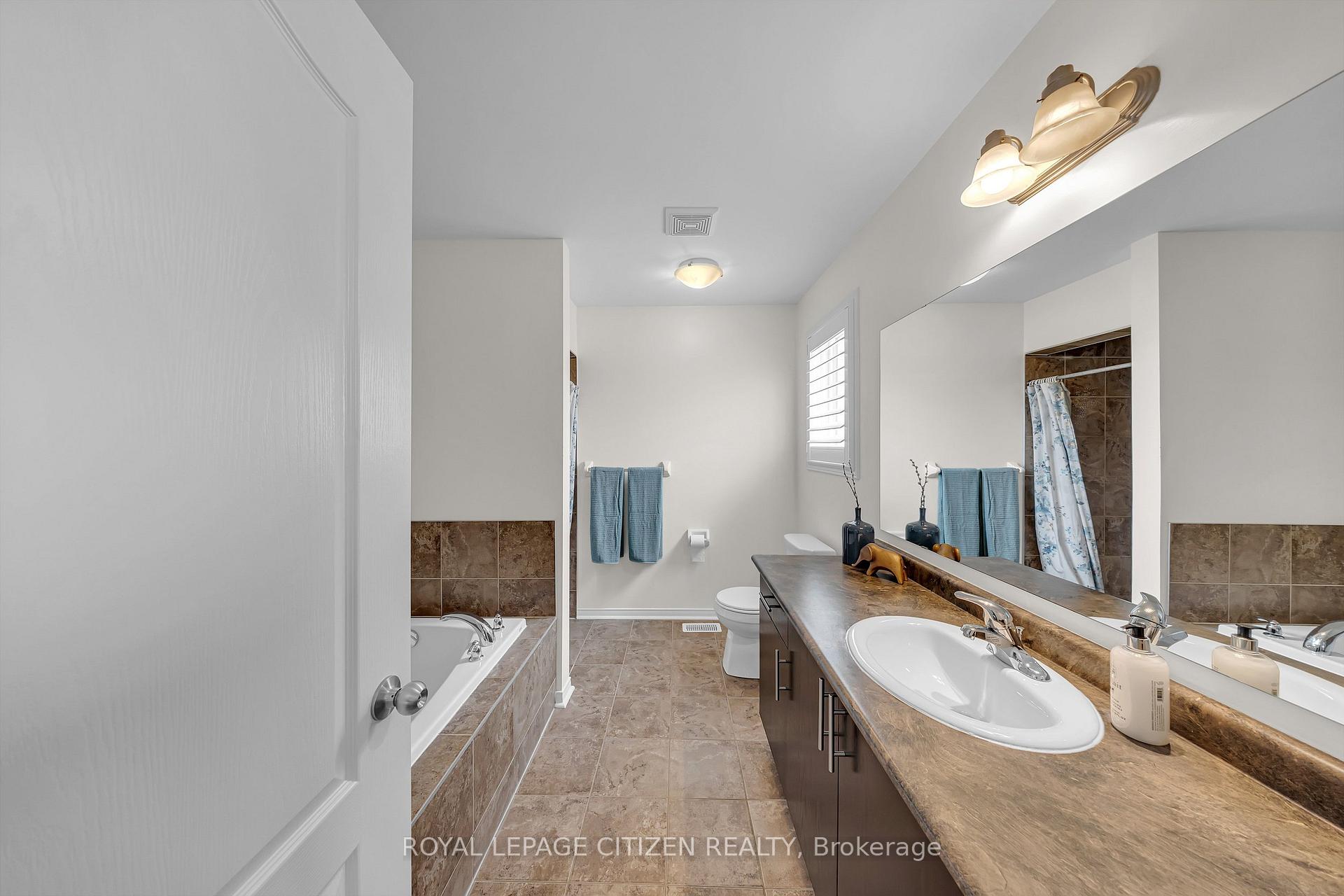 Photo 36 of 1341 Woodstream Avenue, Oshawa, Taunton — HOMEH