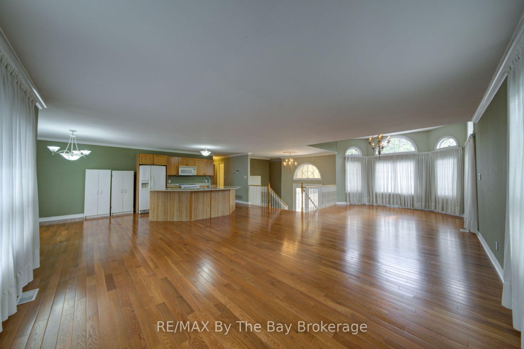 Photo 8 of 452 Ramblewood Drive, Wasaga Beach — HOMEH