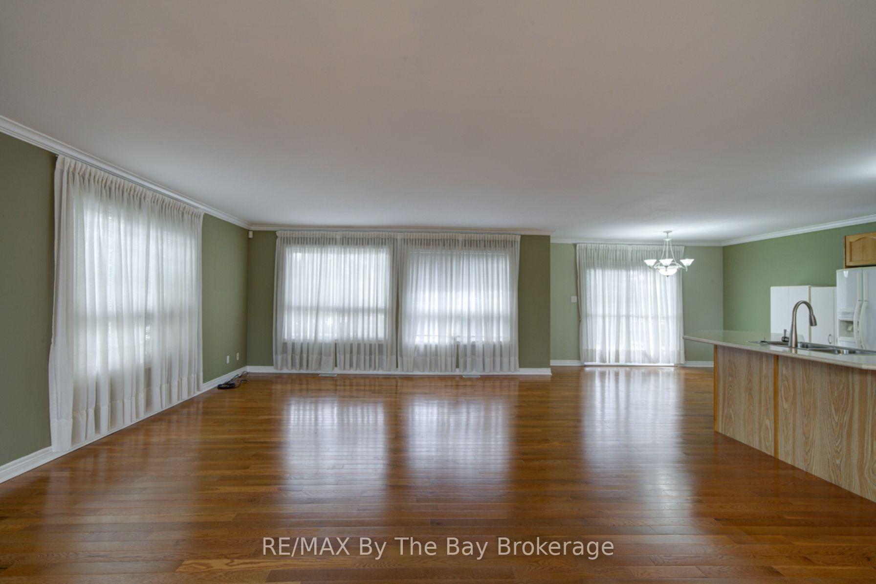 Photo 13 of 452 Ramblewood Drive, Wasaga Beach — HOMEH