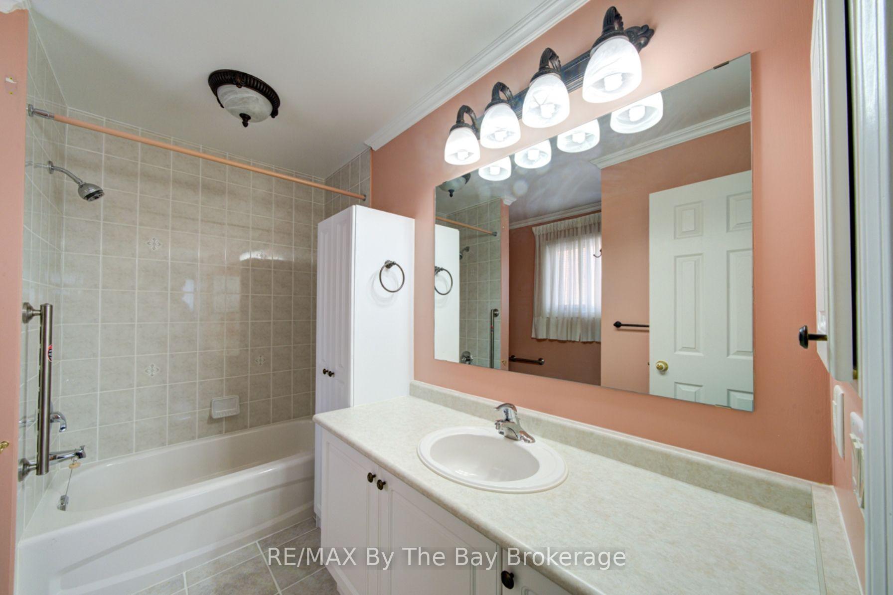 Photo 16 of 452 Ramblewood Drive, Wasaga Beach — HOMEH