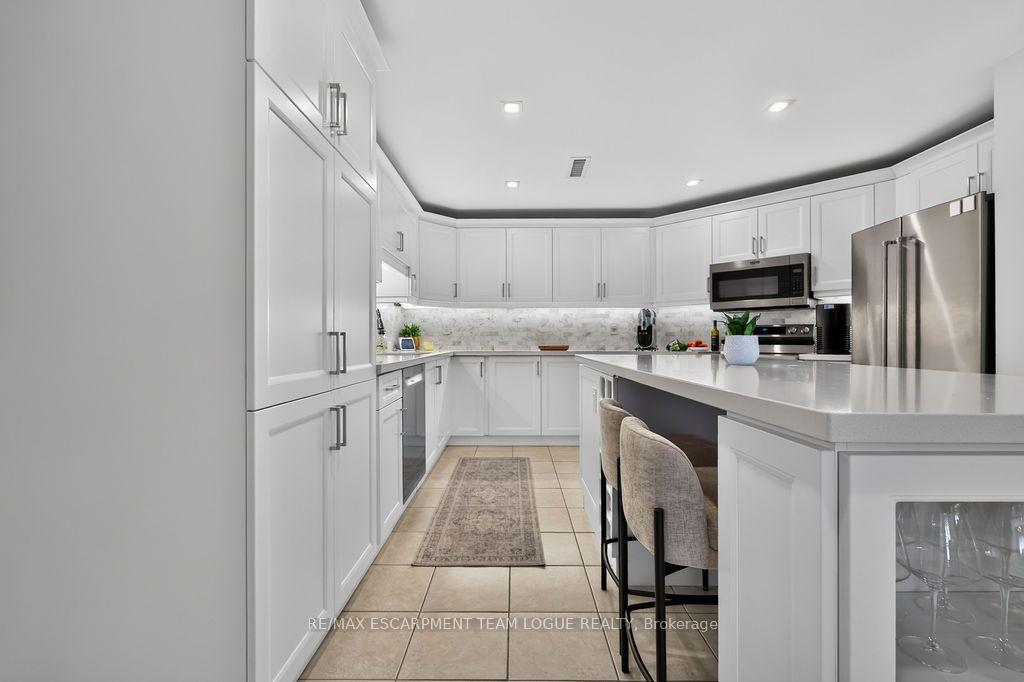 Photo 21 of Unit PH705, 2085 Amherst Heights Drive, Burlington, Brant Hills — HOMEH