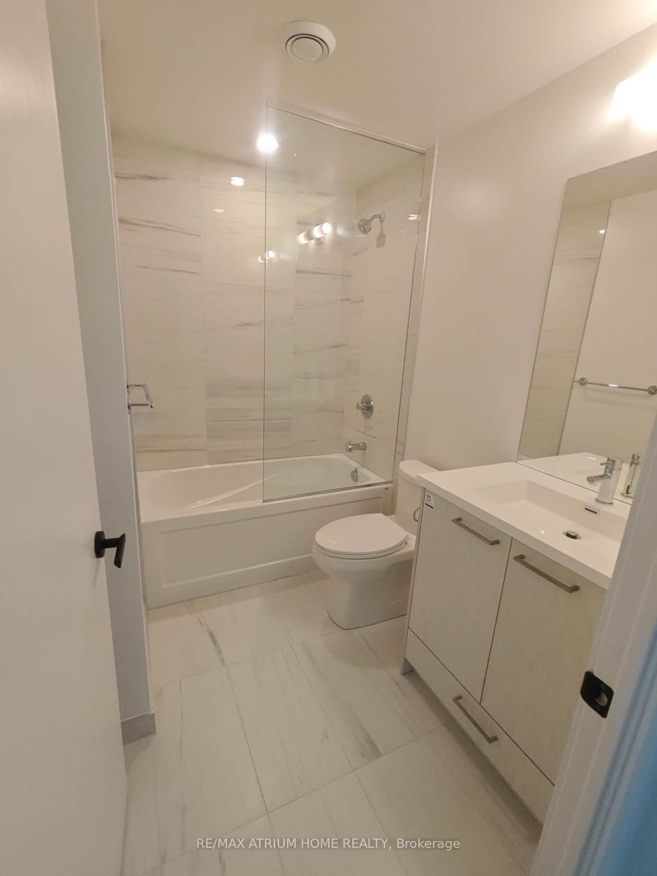 Photo 6 of Unit 3016, 28 Interchange Way, Vaughan, Vaughan Corporate Centre — HOMEH