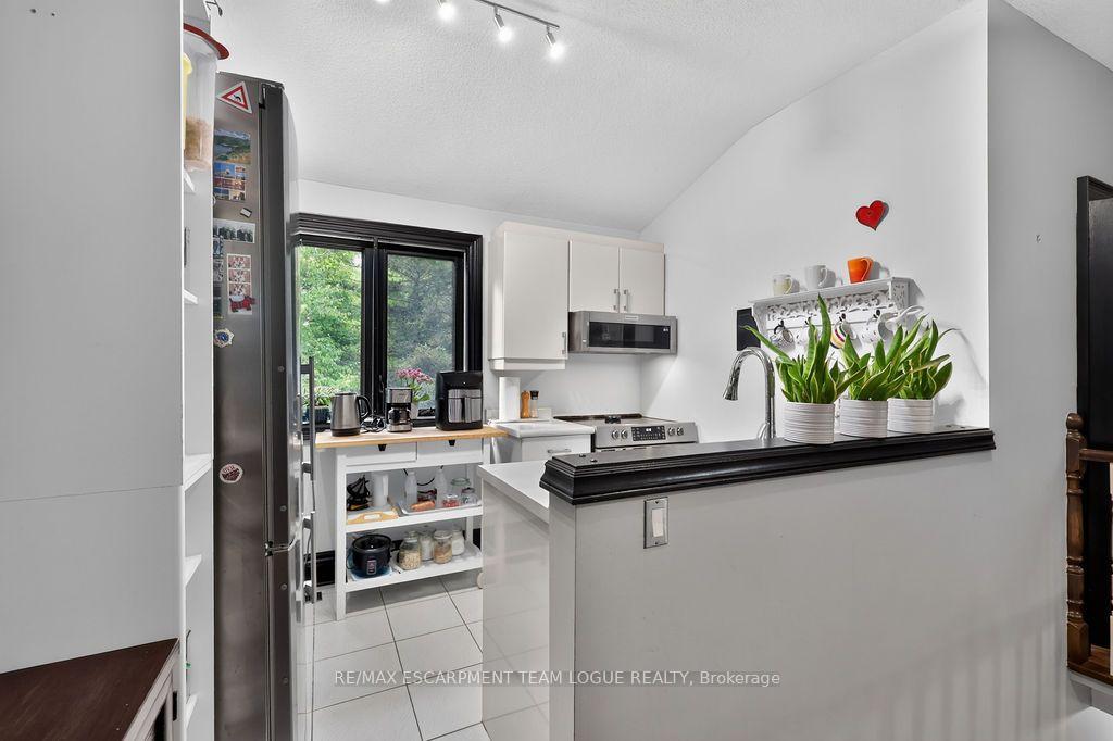 Photo 5 of Unit LOFT, 3 Appleridge Court, Hamilton, Carlisle — HOMEH