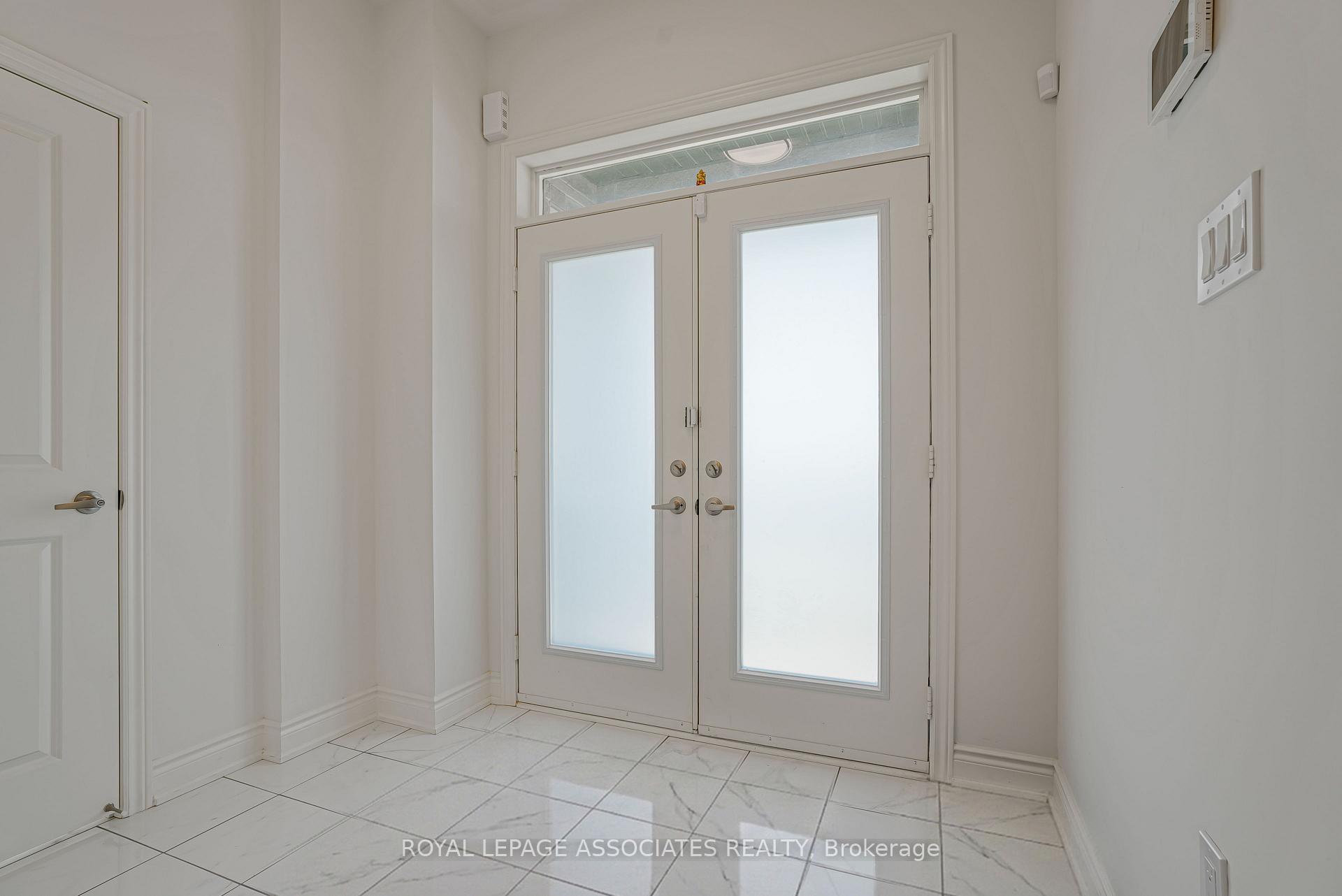 Photo 3 of 2201 Crystal Drive, Oshawa, Kedron — HOMEH