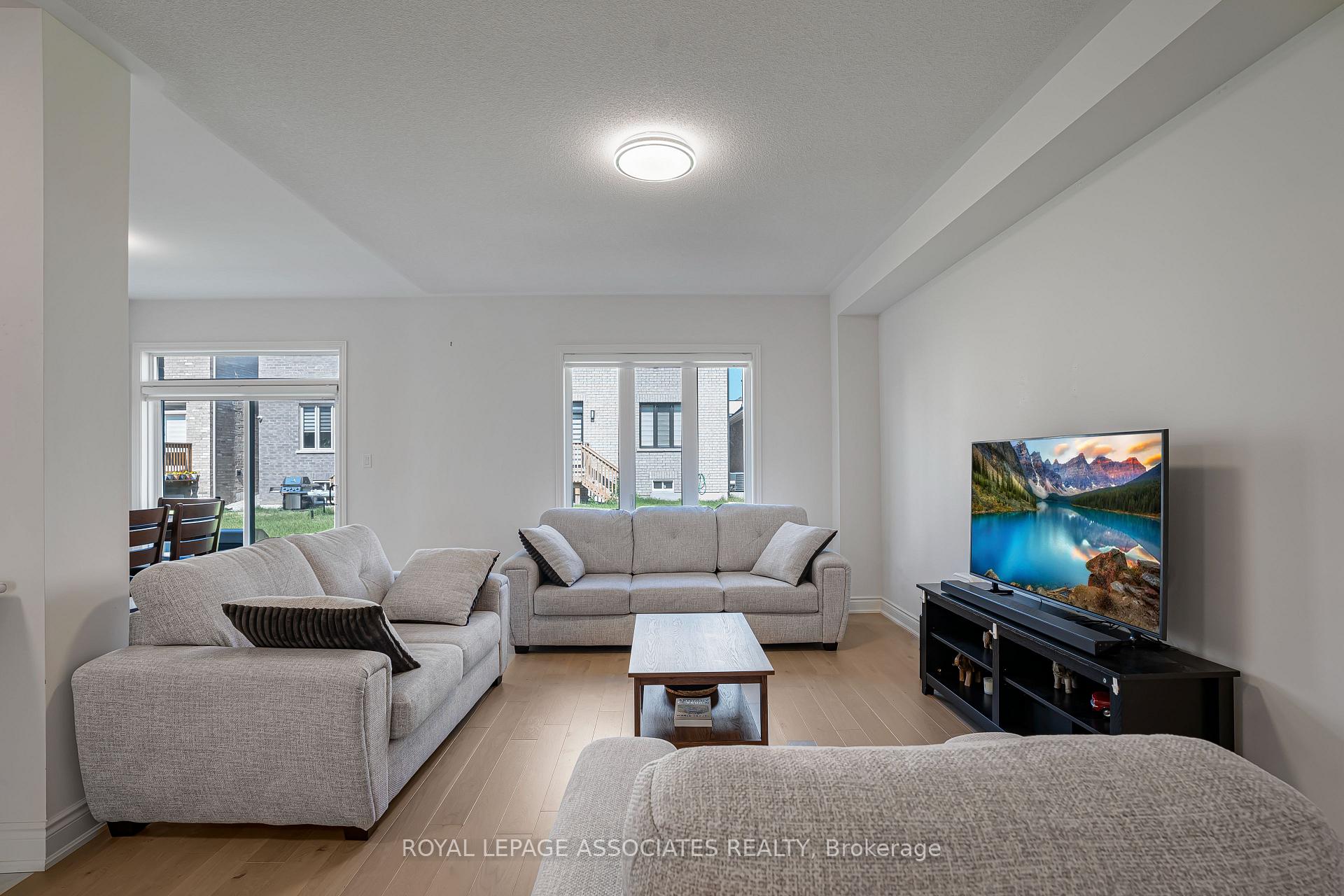 Photo 12 of 2201 Crystal Drive, Oshawa, Kedron — HOMEH