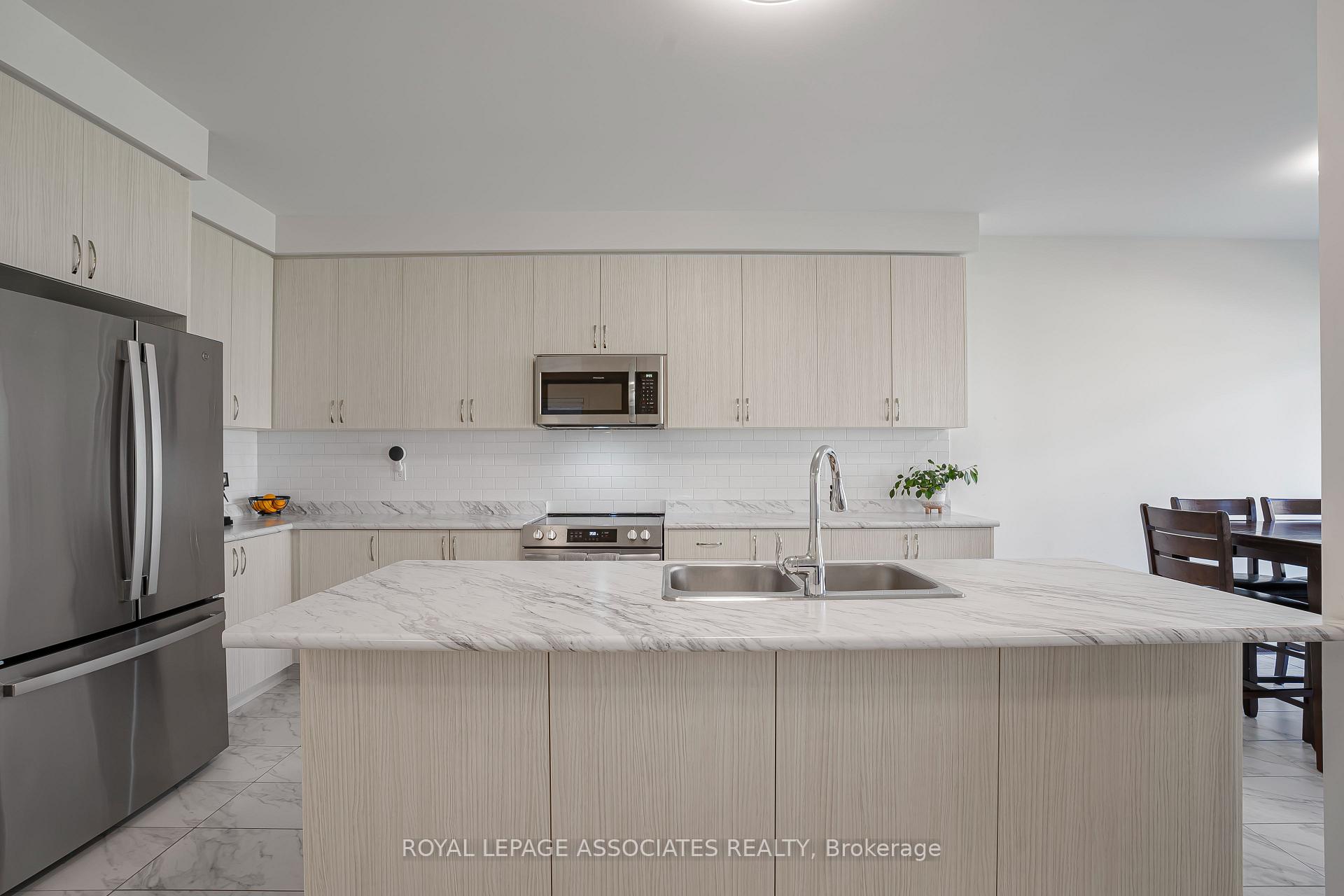 Photo 16 of 2201 Crystal Drive, Oshawa, Kedron — HOMEH