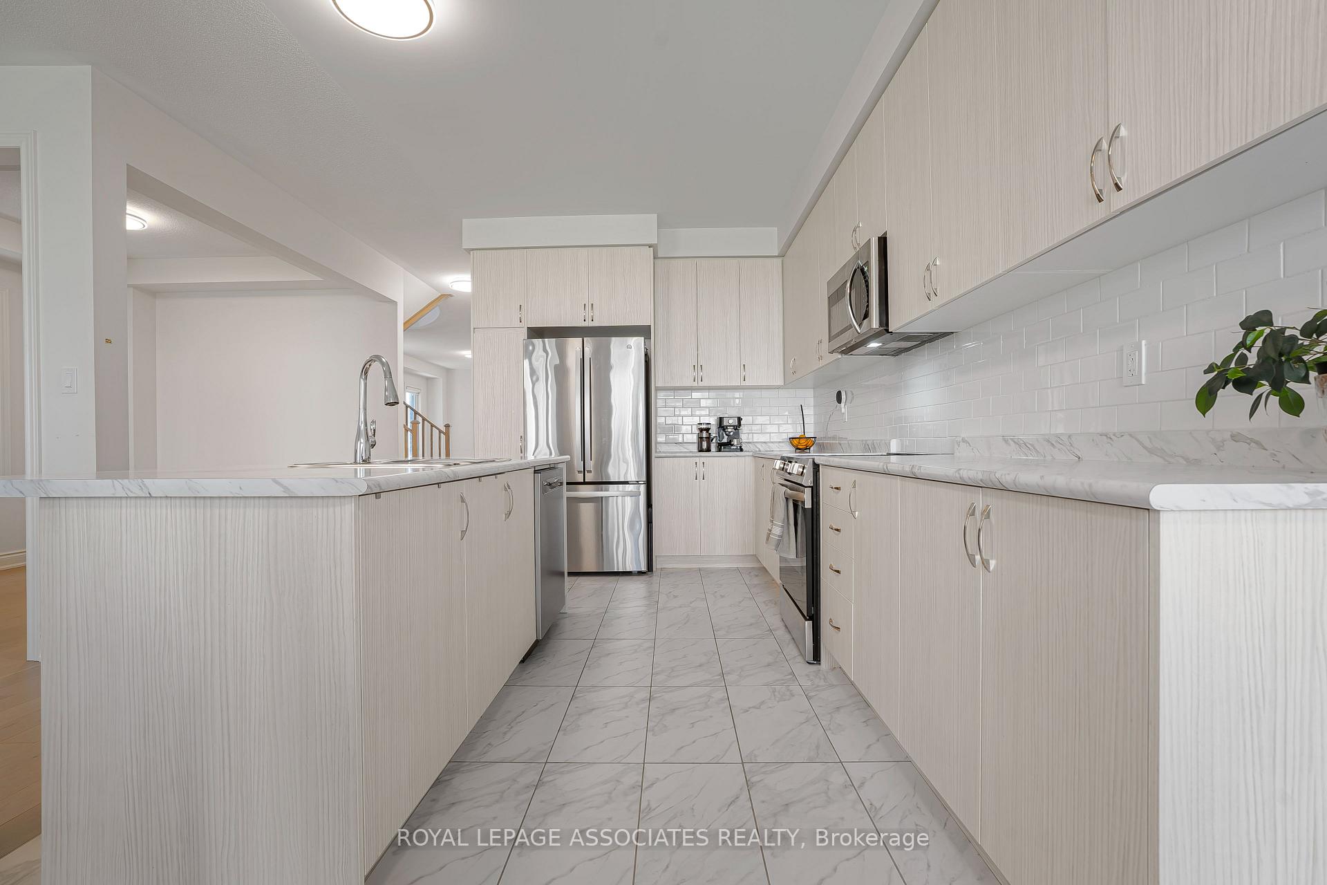 Photo 17 of 2201 Crystal Drive, Oshawa, Kedron — HOMEH
