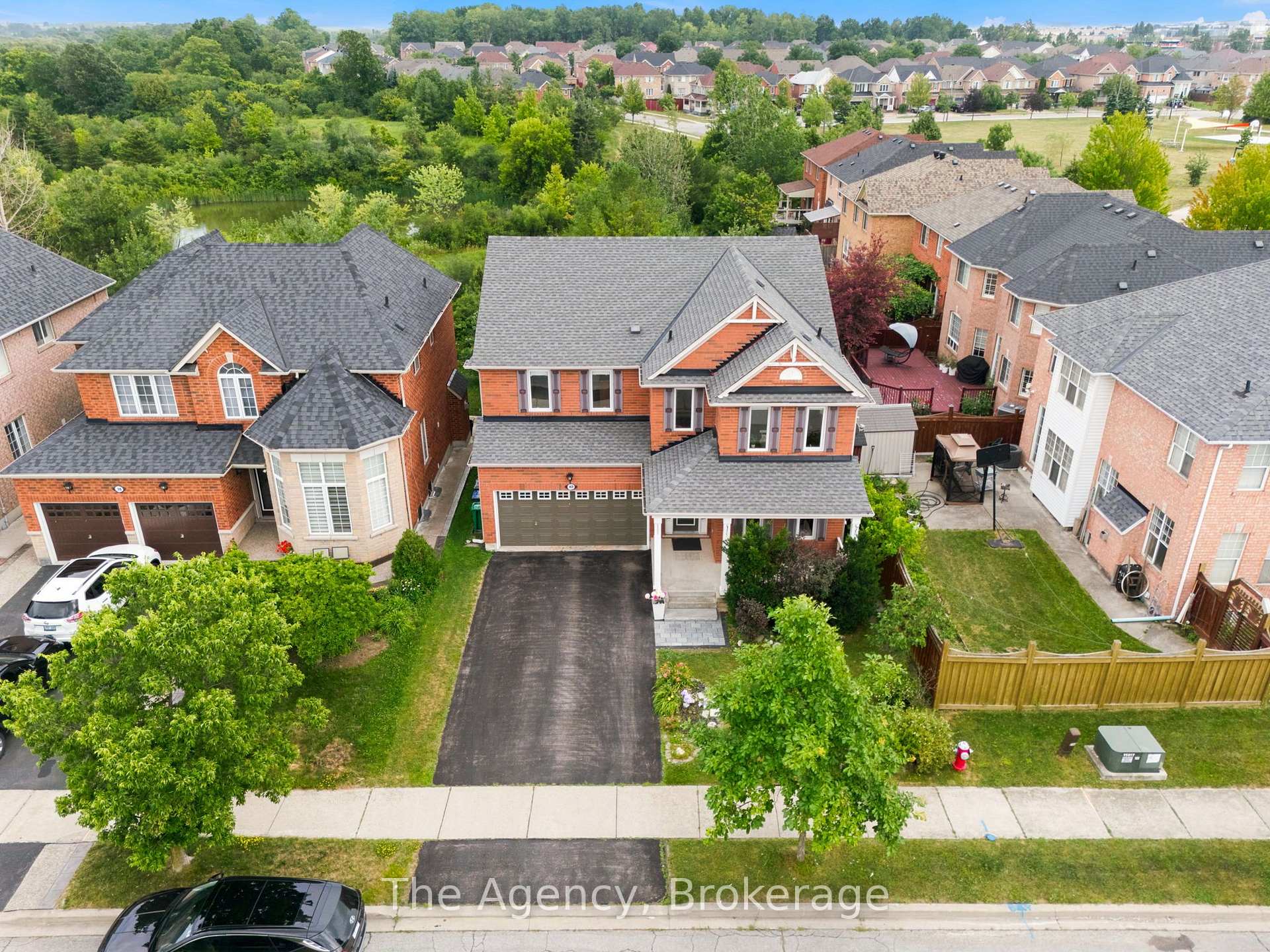 Photo 3 of 40 Catchfly Crescent, Brampton, Vales of Castlemore — HOMEH