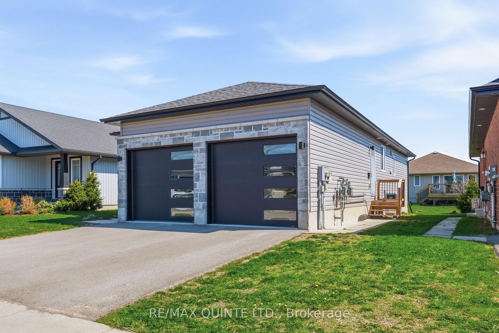 Photo 3 of Unit A & B, 86 Aldersgate Drive, Belleville, Belleville Ward — HOMEH