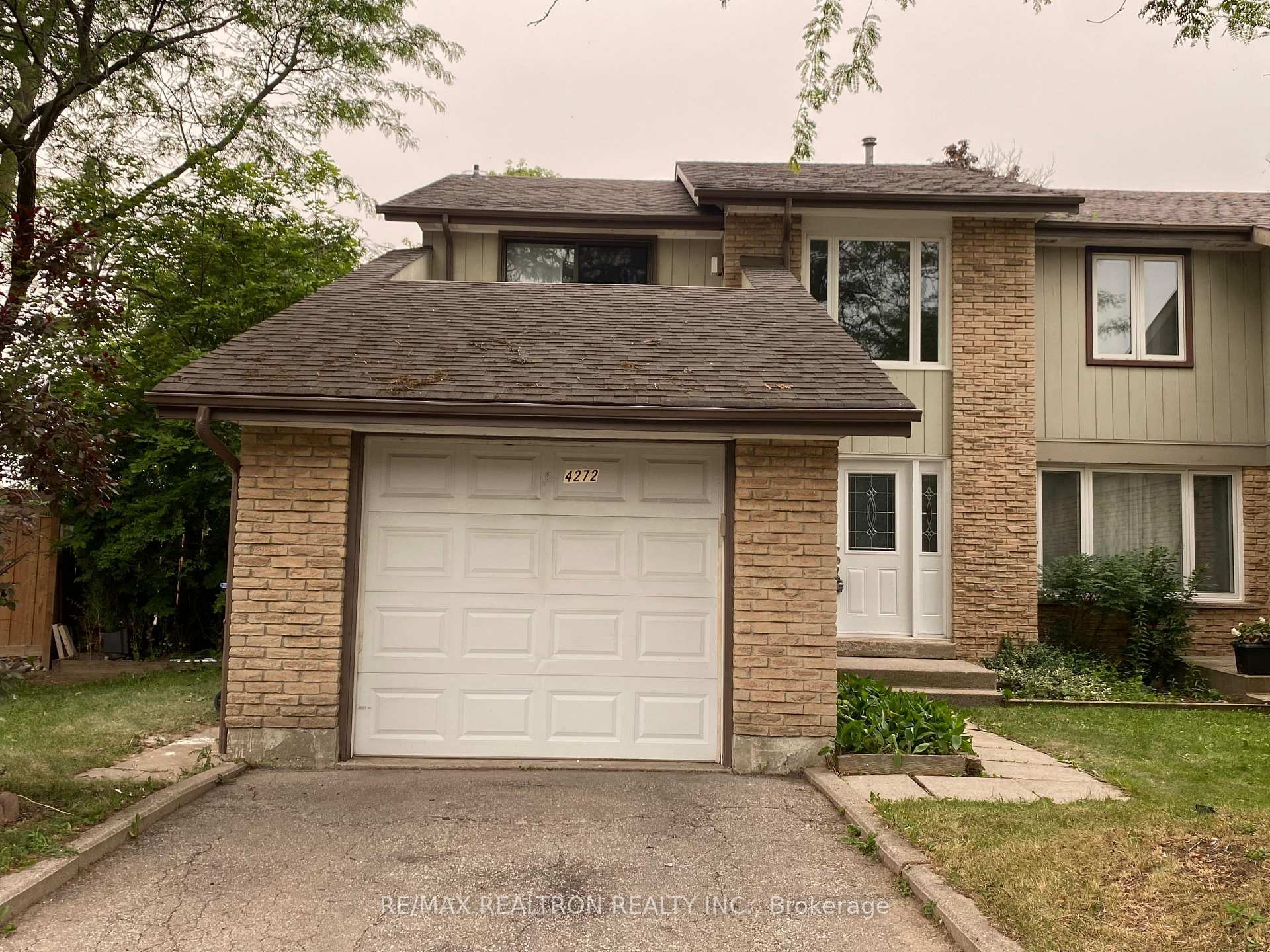 Front of 4272 Gayling Gardens