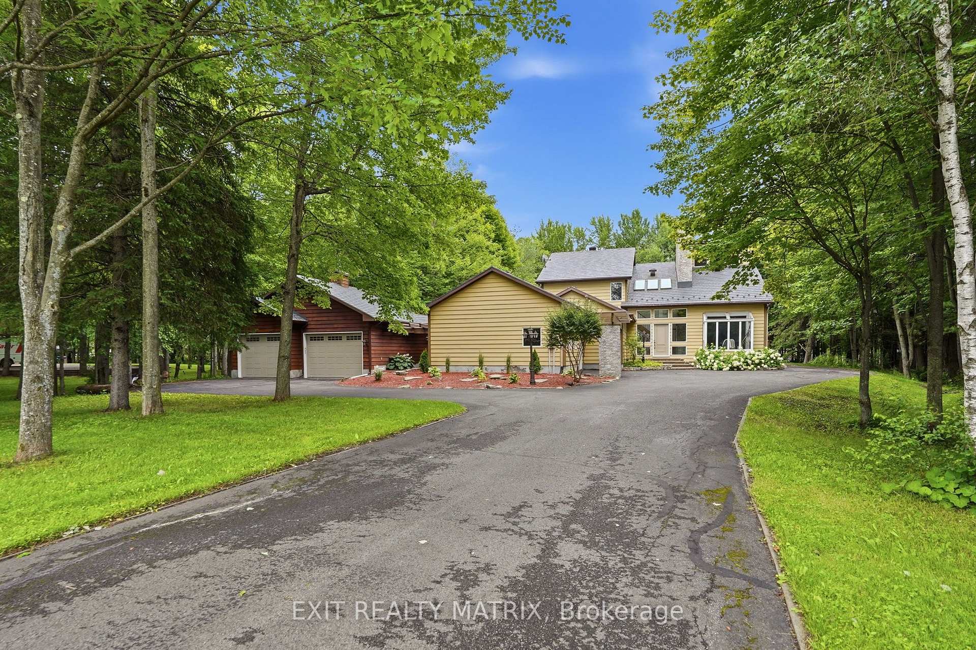 Photo 3 of 1634 Lucien Street, Champlain, L'Orignal — HOMEH