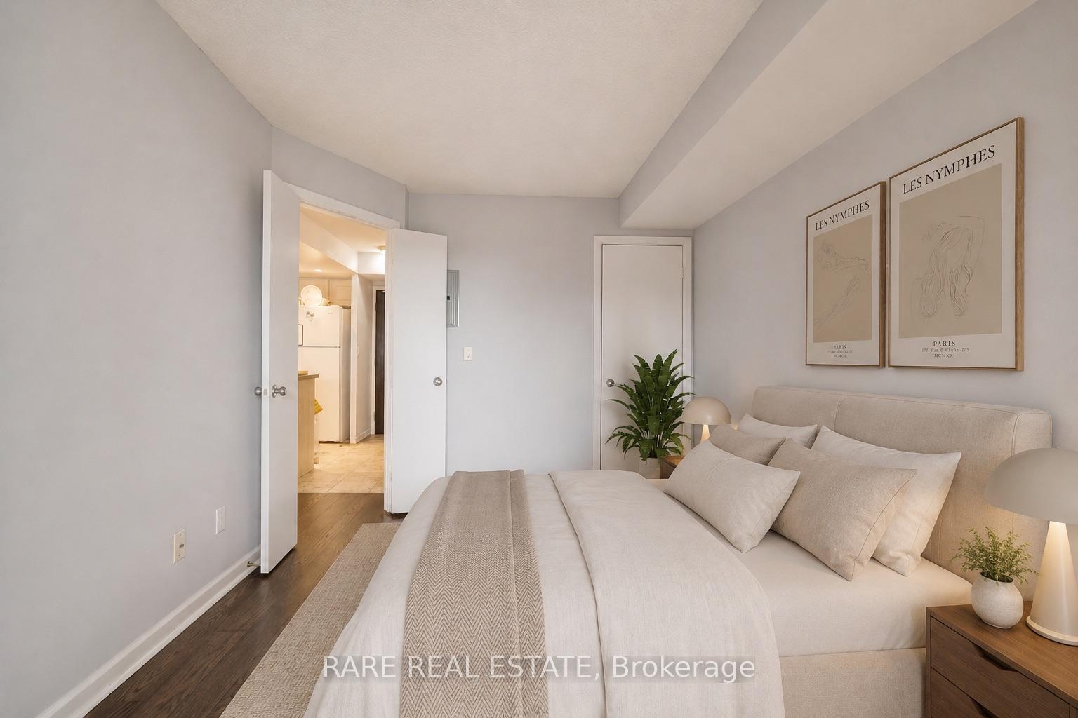 Photo 3 of Unit 2209, 8 Park Road, Toronto, Rosedale-Moore Park — HOMEH