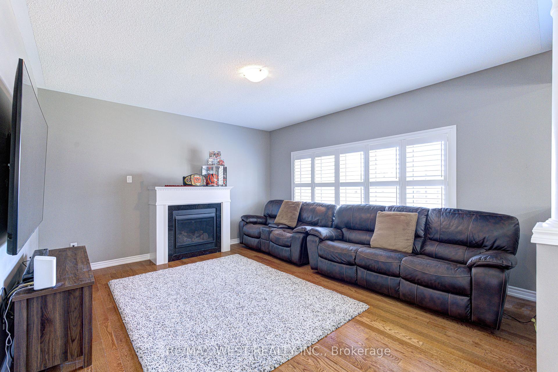 Photo 15 of 108 Decarolis Crescent, Essa, Angus — HOMEH