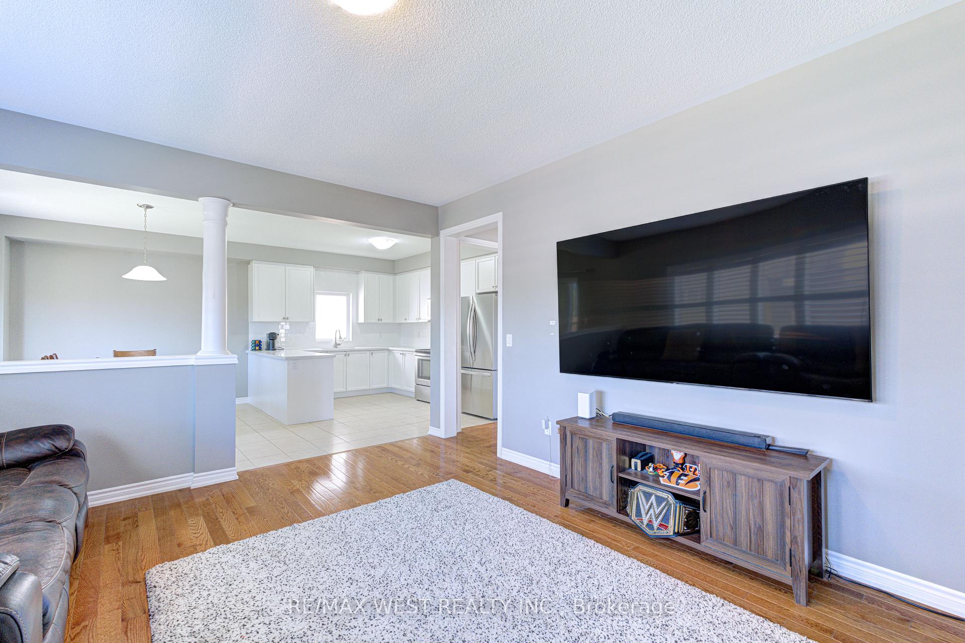 Photo 17 of 108 Decarolis Crescent, Essa, Angus — HOMEH
