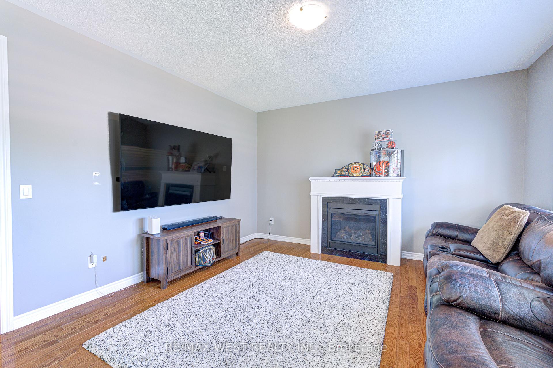 Photo 18 of 108 Decarolis Crescent, Essa, Angus — HOMEH