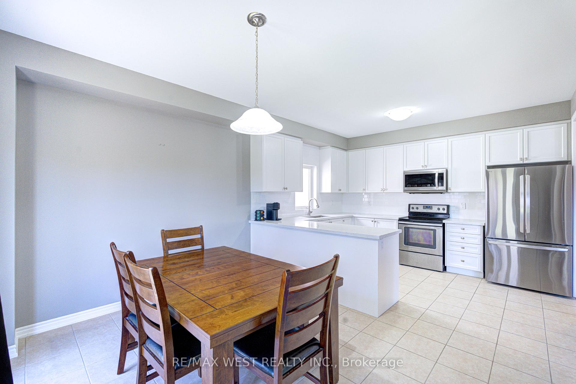 Photo 20 of 108 Decarolis Crescent, Essa, Angus — HOMEH