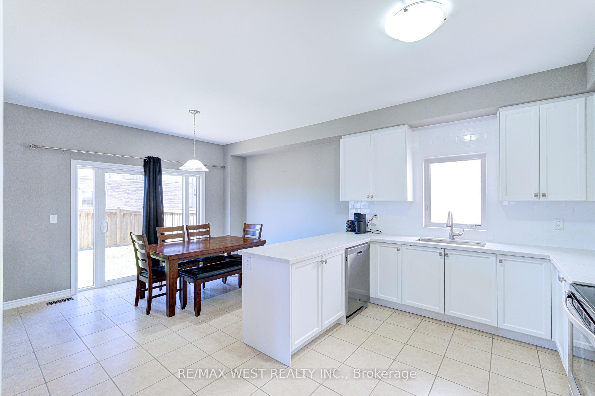 Photo 26 of 108 Decarolis Crescent, Essa, Angus — HOMEH
