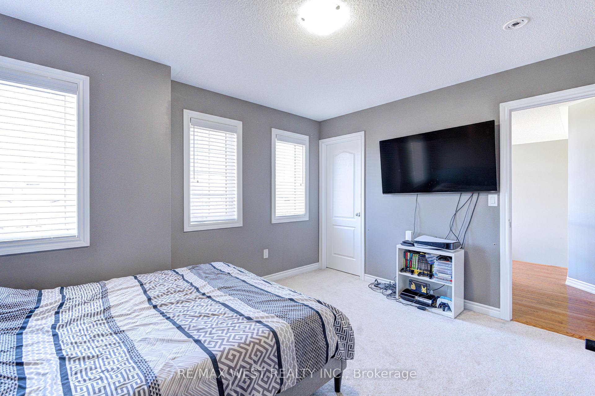 Photo 39 of 108 Decarolis Crescent, Essa, Angus — HOMEH
