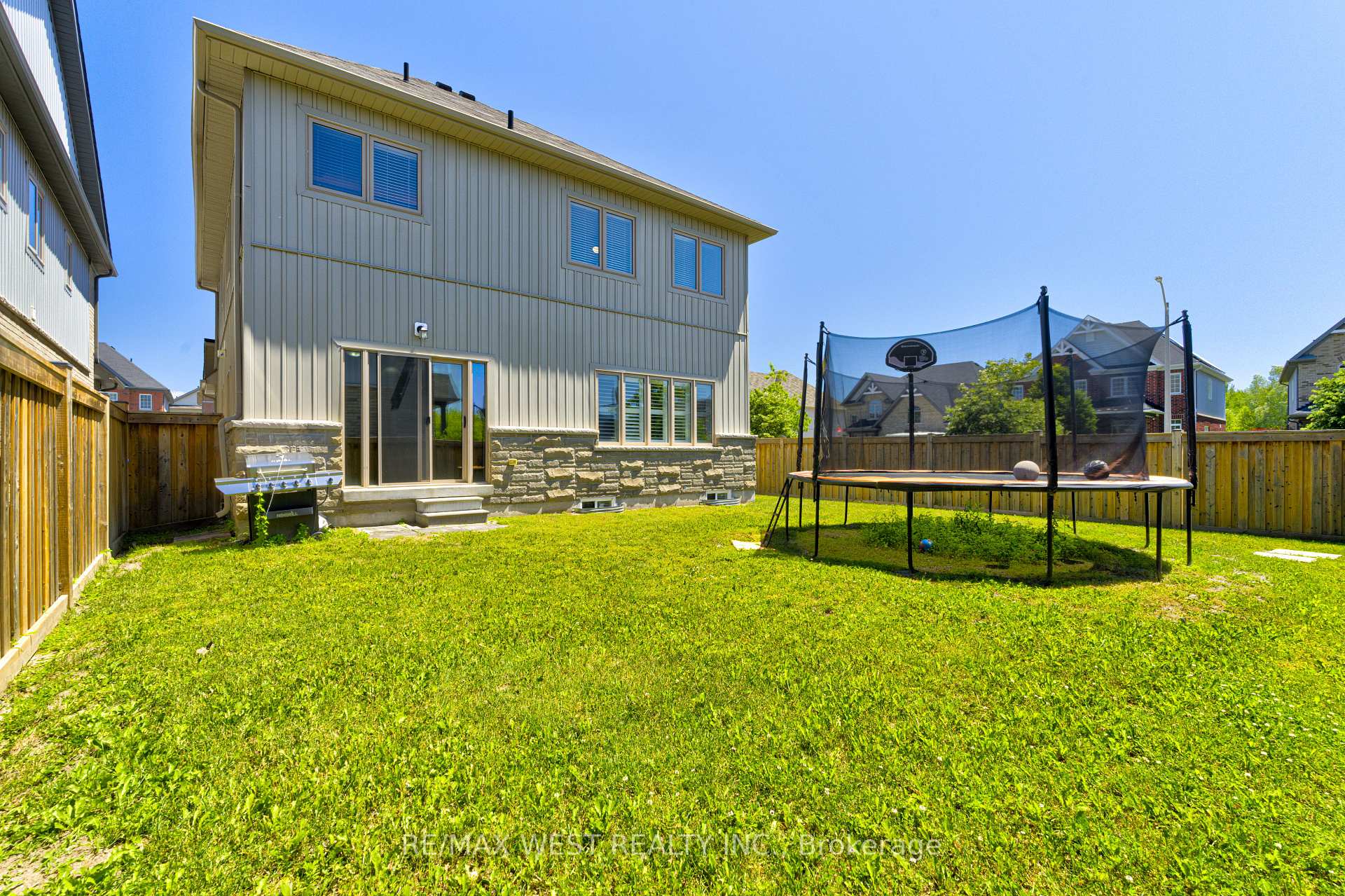 Photo 47 of 108 Decarolis Crescent, Essa, Angus — HOMEH