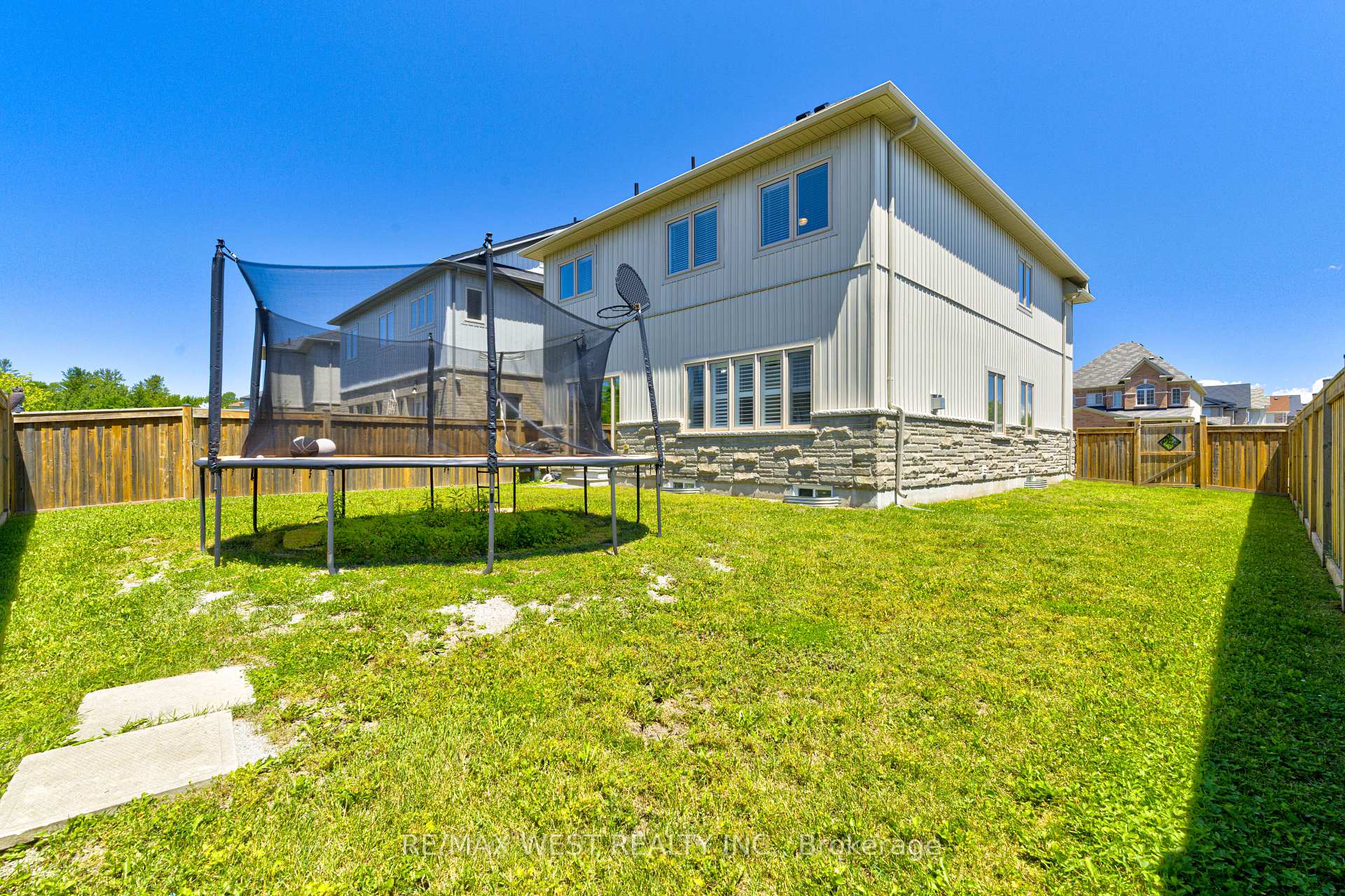 Photo 49 of 108 Decarolis Crescent, Essa, Angus — HOMEH