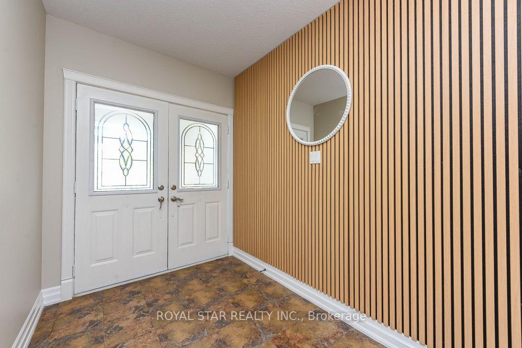 Photo 4 of 118 Tiller Trail, Brampton, Fletcher's Creek Village — HOMEH