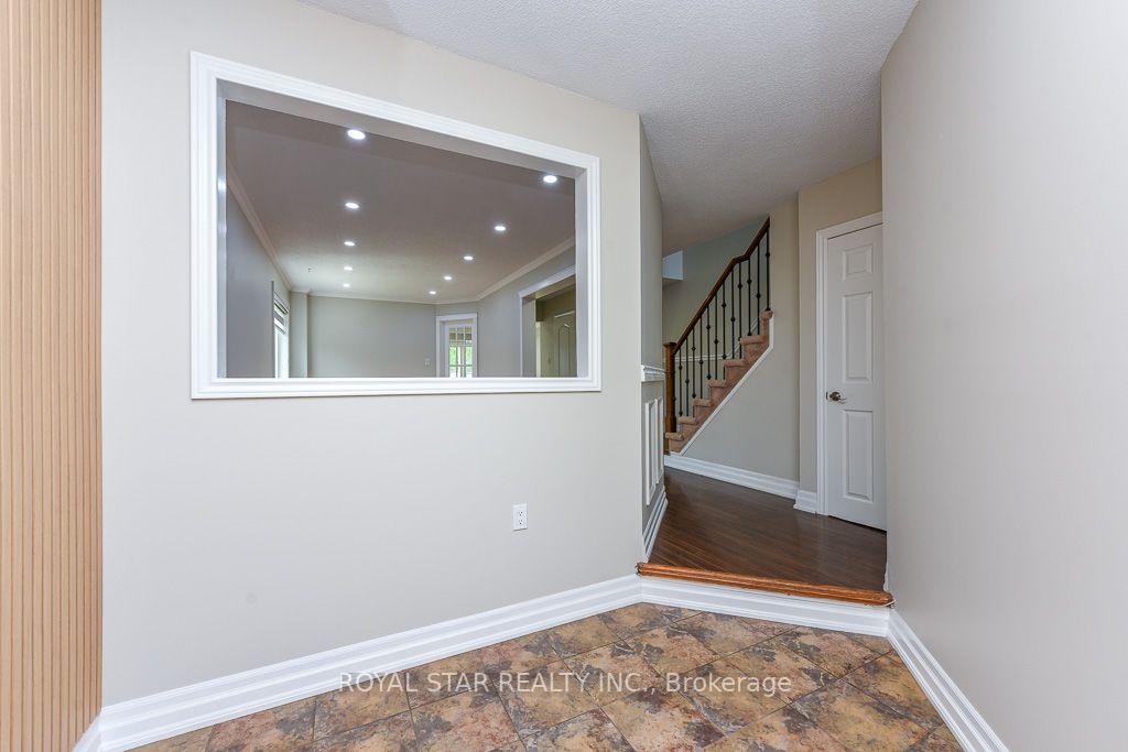 Photo 5 of 118 Tiller Trail, Brampton, Fletcher's Creek Village — HOMEH