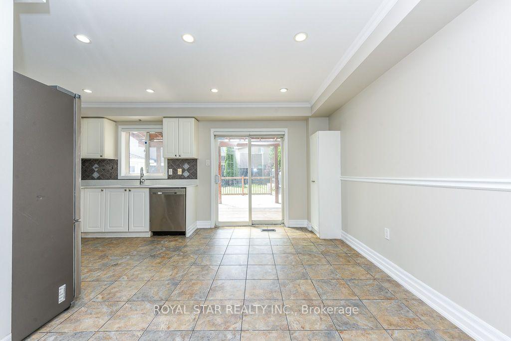 Photo 7 of 118 Tiller Trail, Brampton, Fletcher's Creek Village — HOMEH
