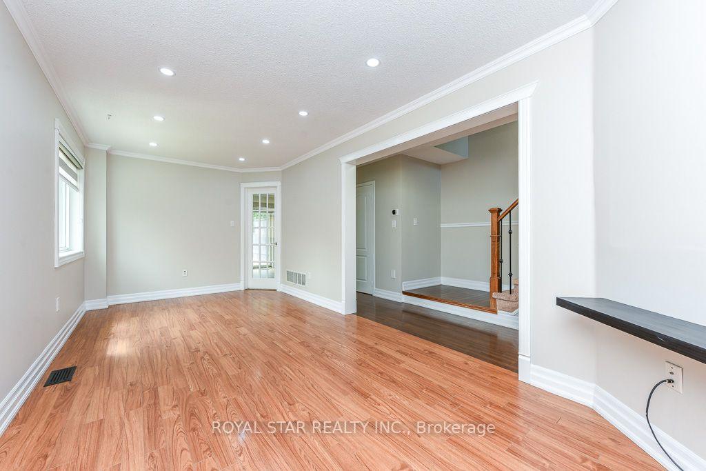 Photo 11 of 118 Tiller Trail, Brampton, Fletcher's Creek Village — HOMEH