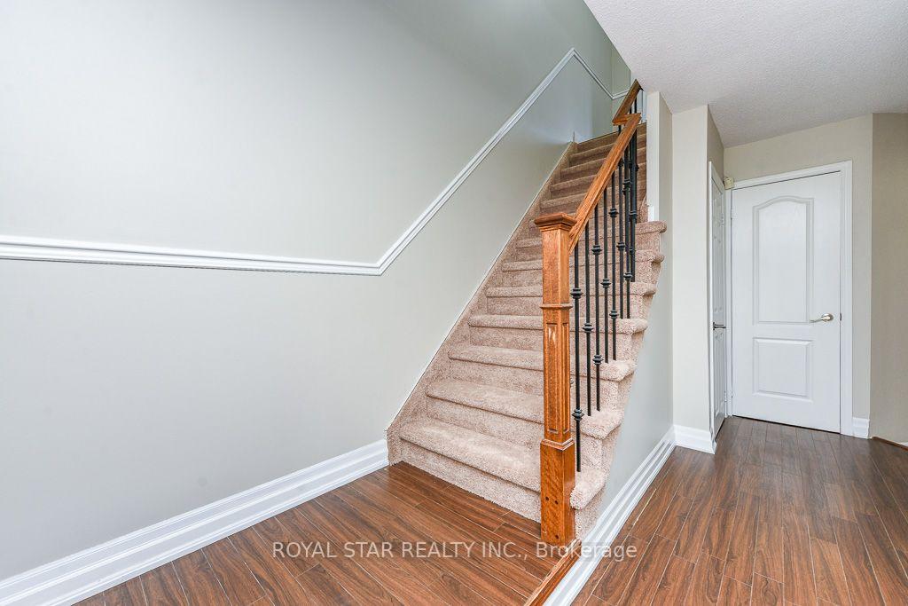 Photo 13 of 118 Tiller Trail, Brampton, Fletcher's Creek Village — HOMEH
