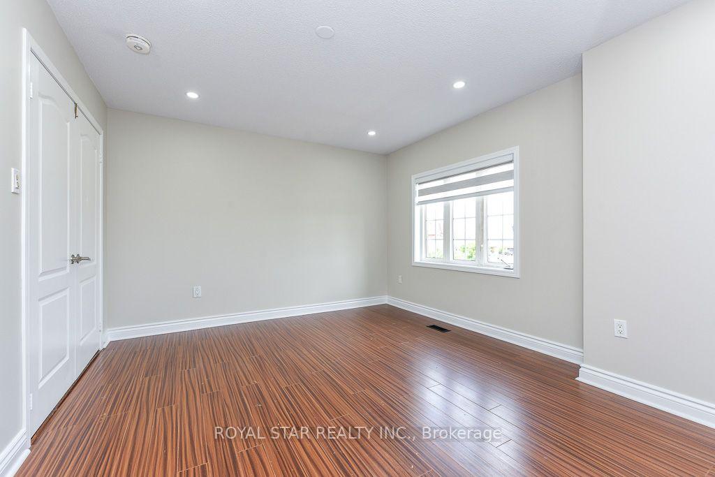 Photo 16 of 118 Tiller Trail, Brampton, Fletcher's Creek Village — HOMEH