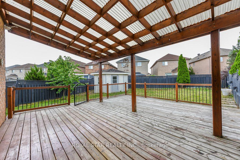 Photo 43 of 118 Tiller Trail, Brampton, Fletcher's Creek Village — HOMEH