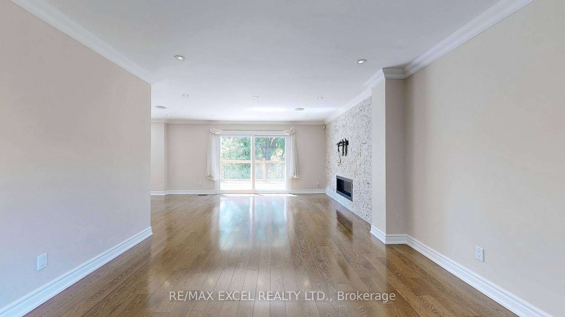 Photo 3 of 10 Alexis Road, Markham, Thornlea — HOMEH