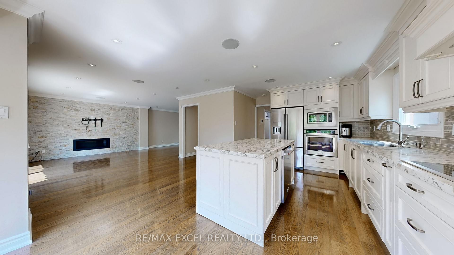 Photo 9 of 10 Alexis Road, Markham, Thornlea — HOMEH
